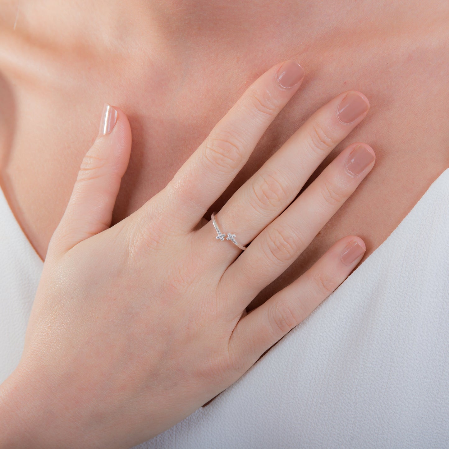 Bague ajustable en argent sterling avec croix en cristal CZ