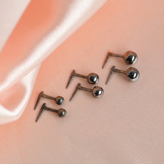 Boucles d'oreilles à tige Andralok en argent sterling trempé dans du rhodium noir, boules de 3 à 5 mm