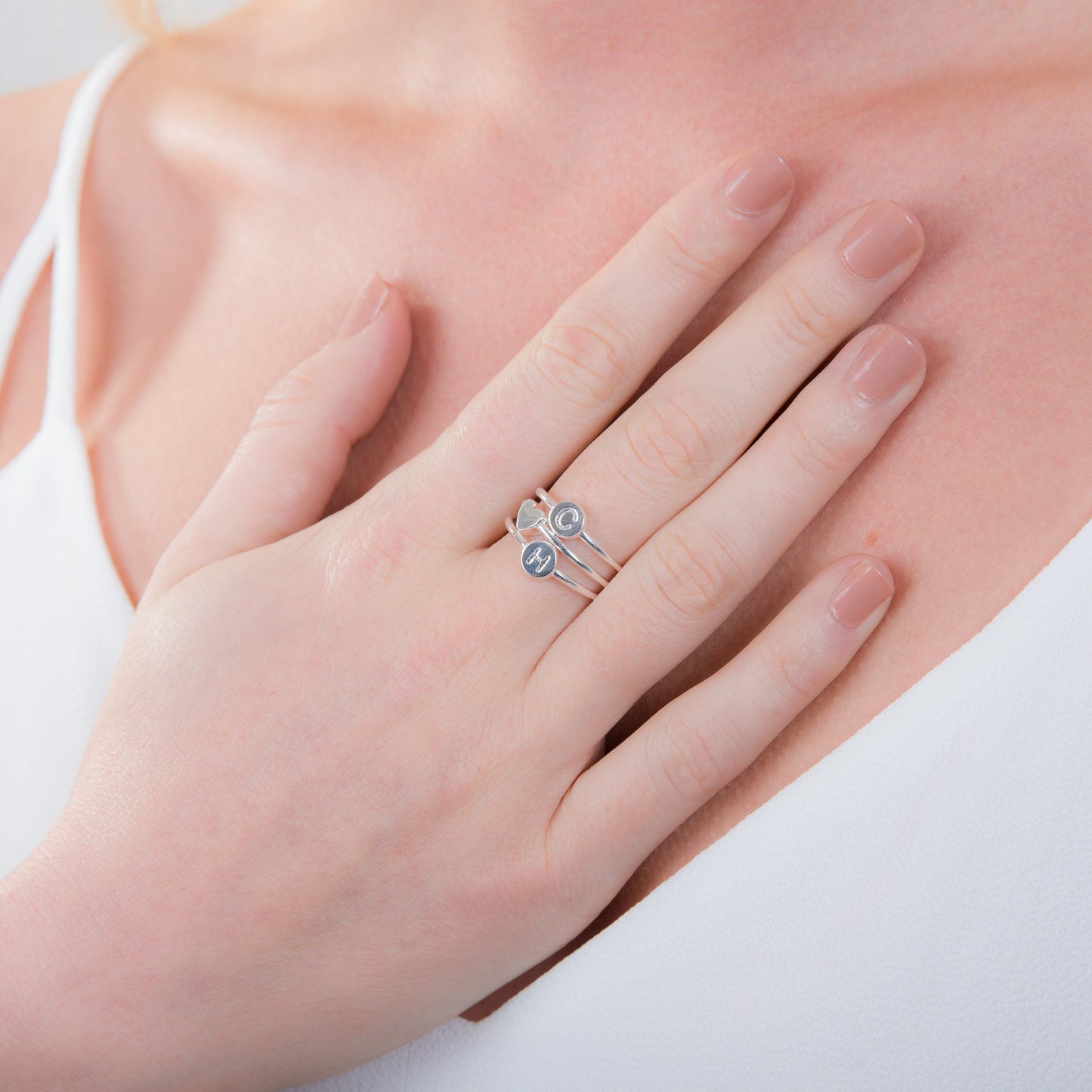 Bague empilable réglable en argent sterling avec perle coulissante en forme de cœur
