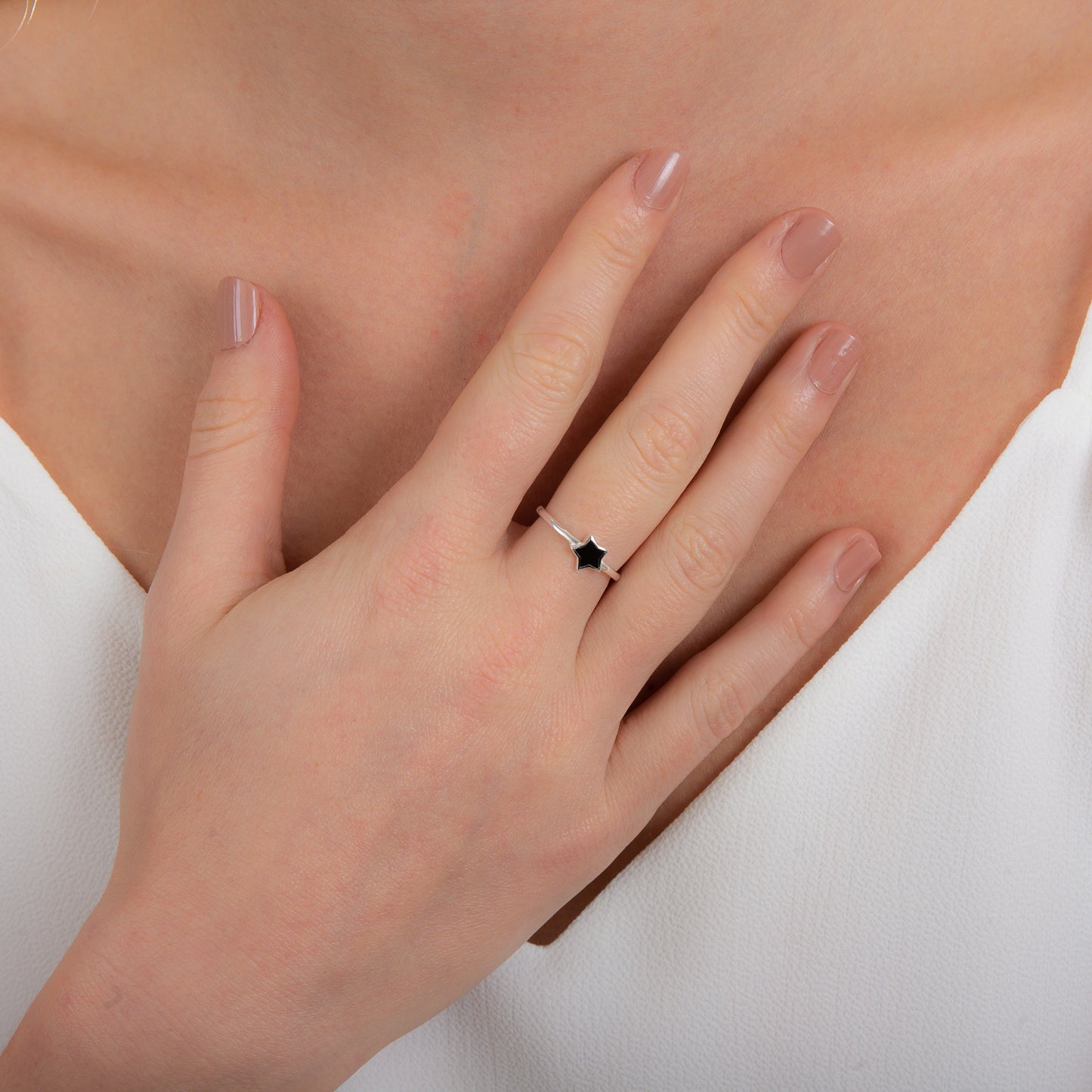 Bague ajustable en argent sterling avec étoile en émail noir