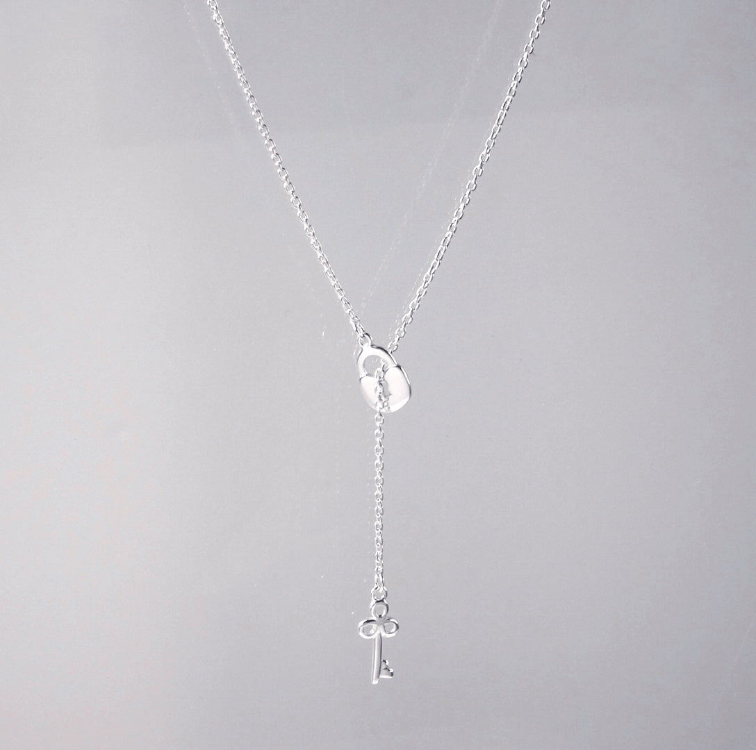 Collier pendentif cadenas à clé en argent sterling