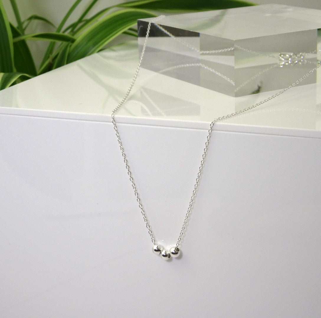 Collier triple boule coulissante en argent sterling - 45,7 cm