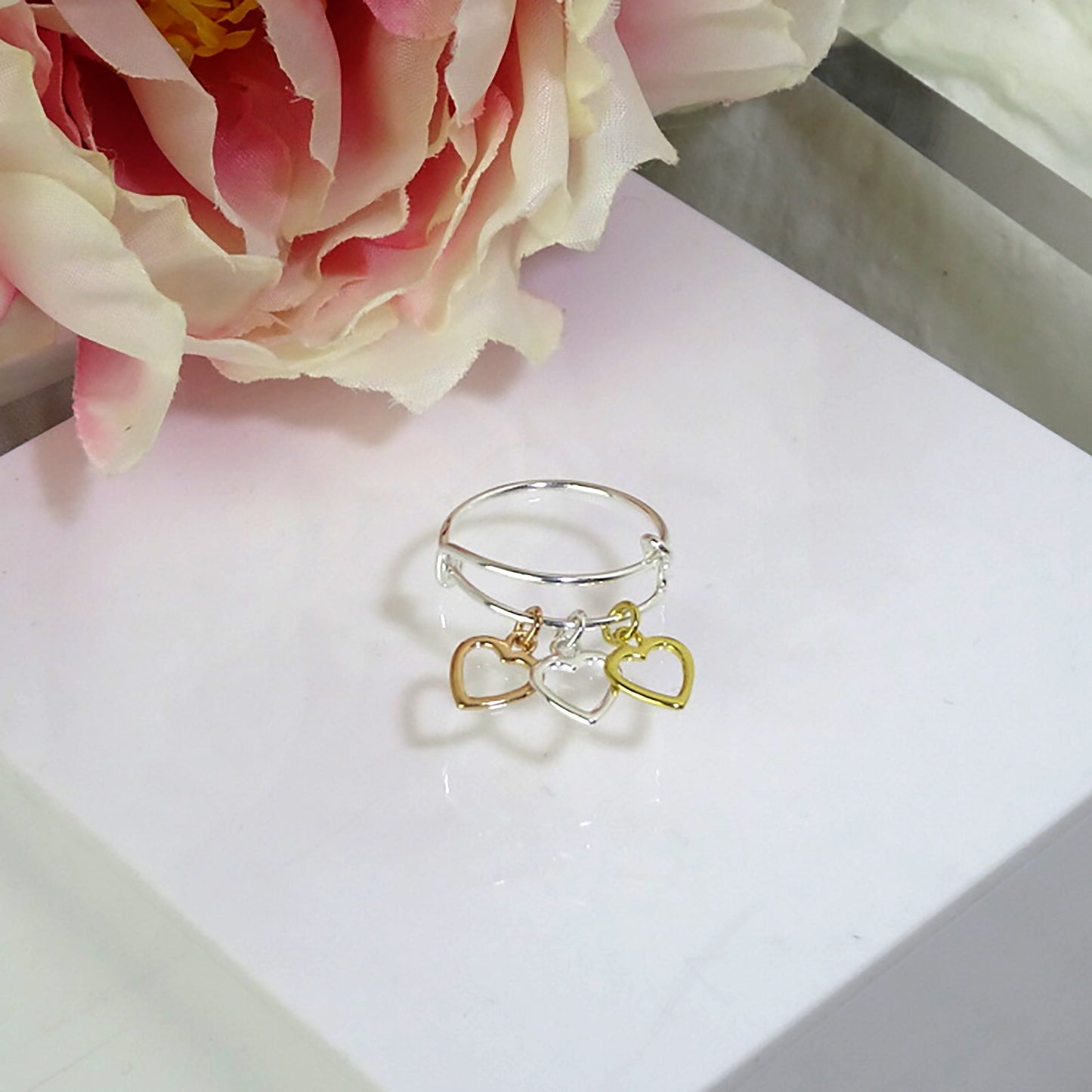 Bague réglable en argent sterling et plaqué or avec triple cœur