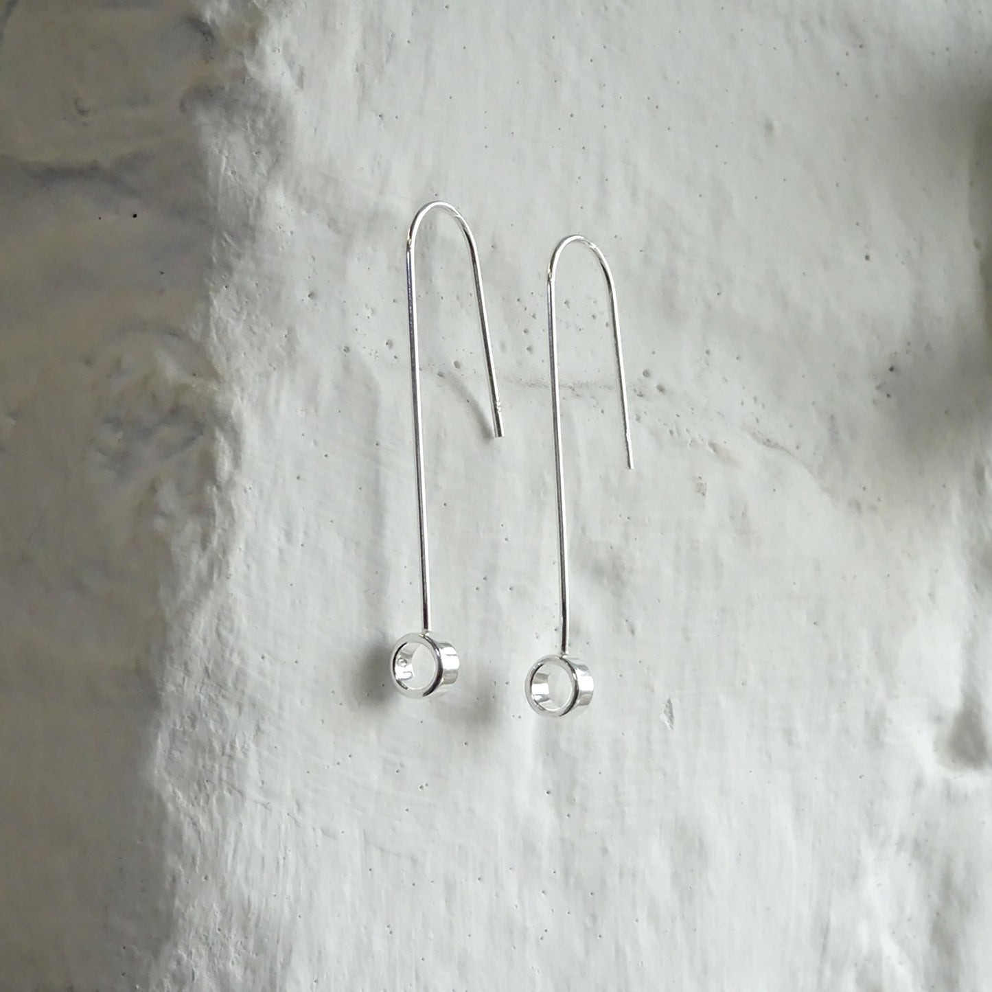 Boucles d'oreilles pendantes minimalistes en argent sterling