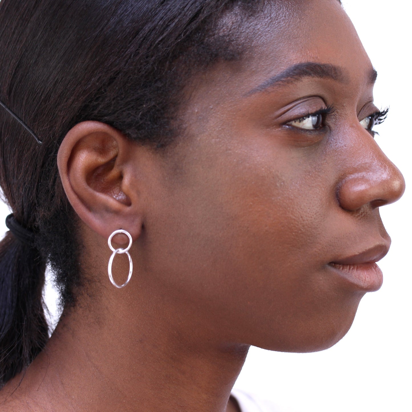 Boucles d'oreilles pendantes à double cercle entrelacé en argent sterling