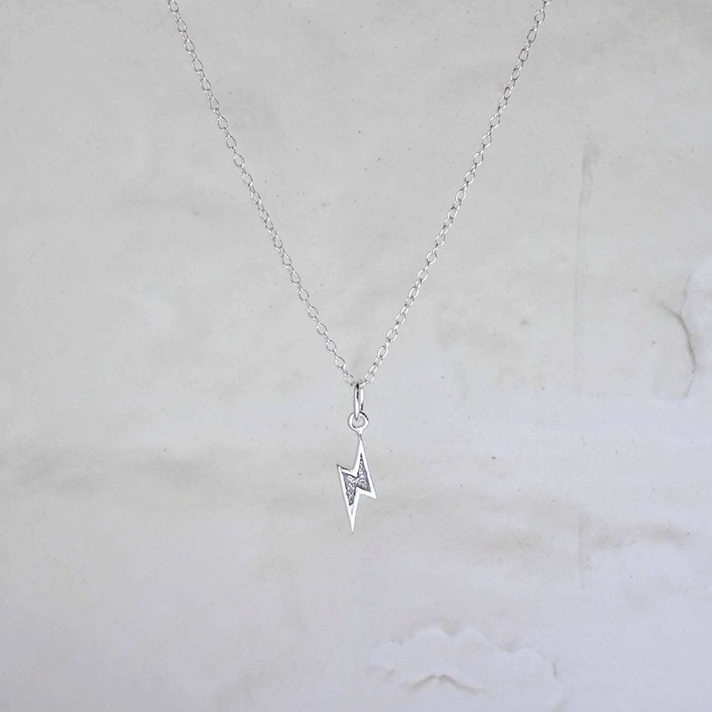 Collier pendentif éclair givré en argent sterling