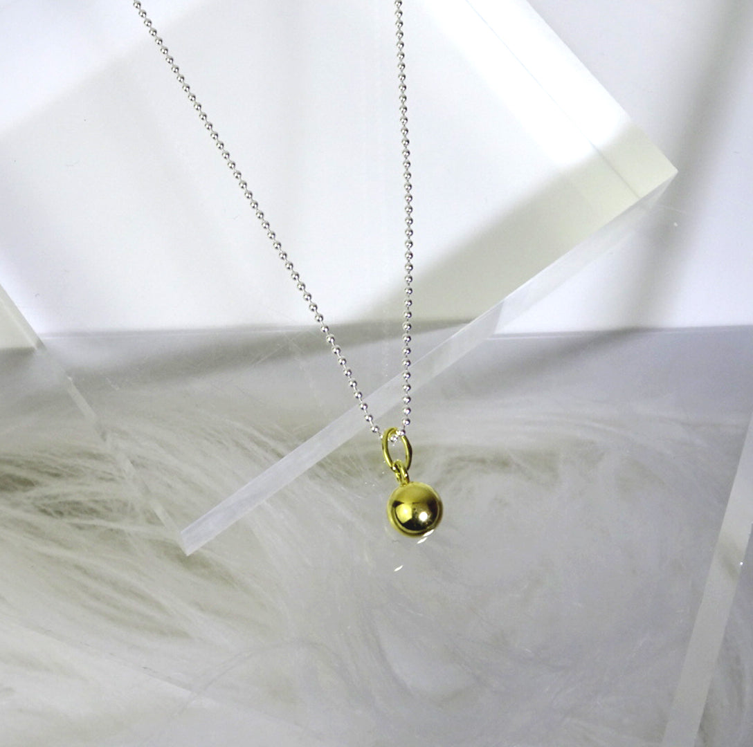Collier boule de Noël en argent sterling plaqué or - 14 à 22 pouces