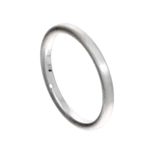 Petite bague empilable en argent sterling avec finition mate