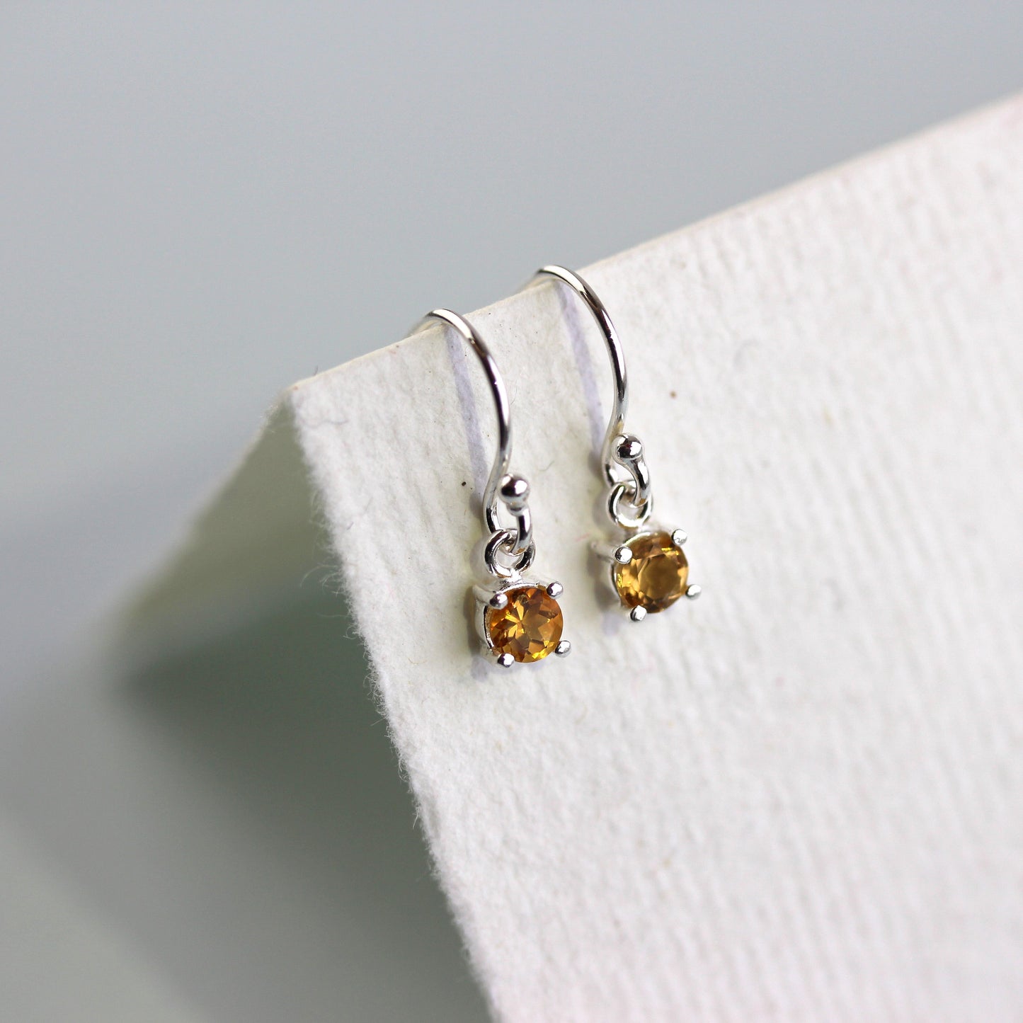 Boucles d'oreilles pendantes en argent sterling avec citrine et zircone cubique, pierre de naissance de novembre