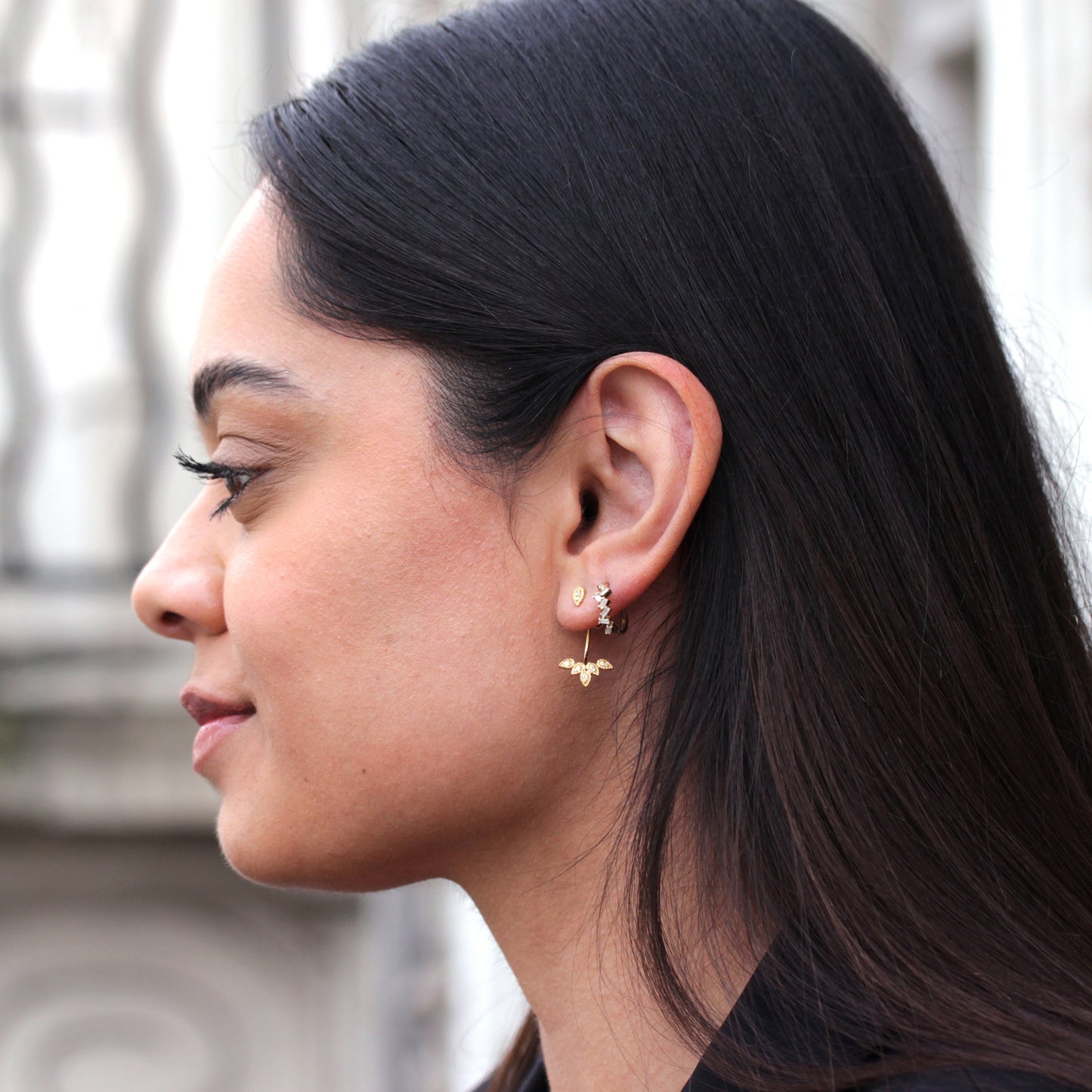 Boucles d'oreilles à tige en argent sterling plaqué or avec feuilles et zircones cubiques