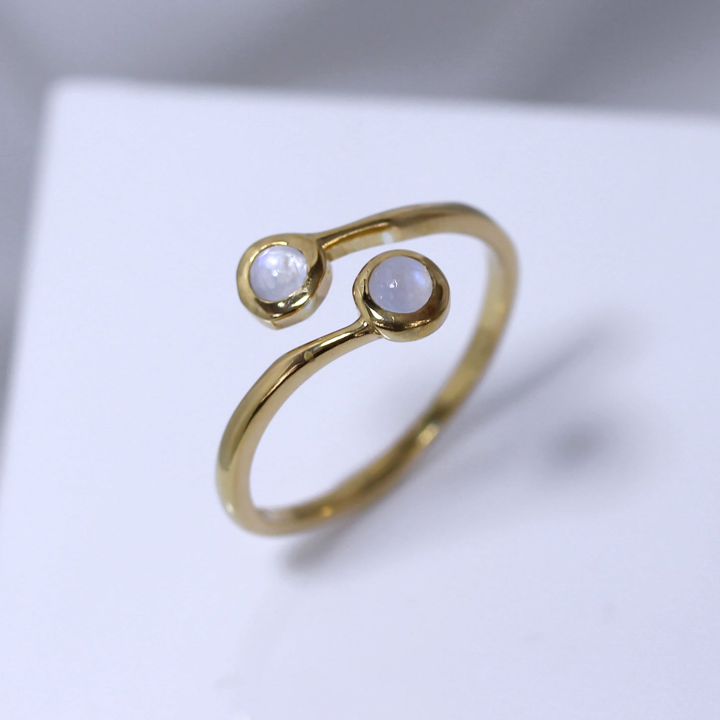 Bague ajustable en argent sterling plaqué or et pierre de lune