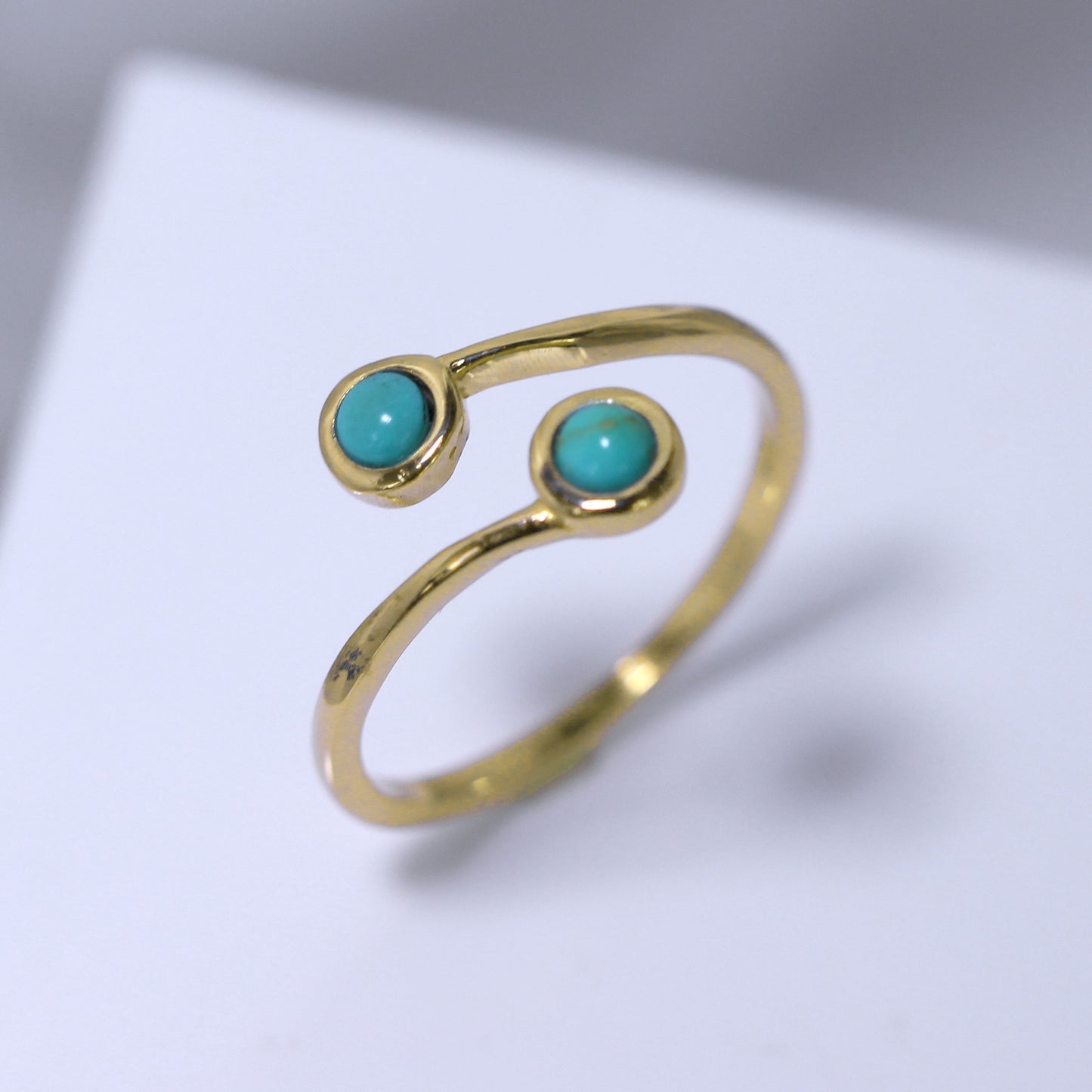 Bague ajustable en argent sterling plaqué or et fausse turquoise