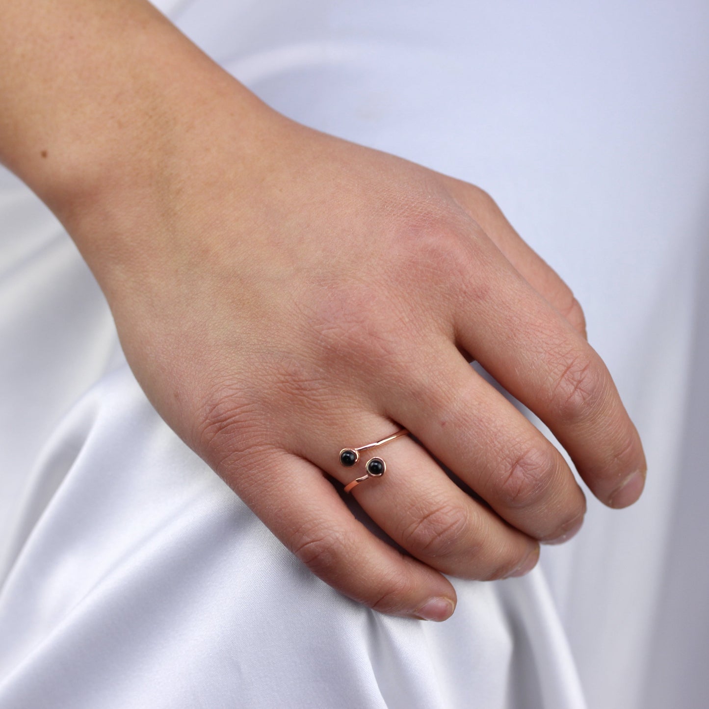 Bague ajustable en argent sterling plaqué or rose et faux onyx