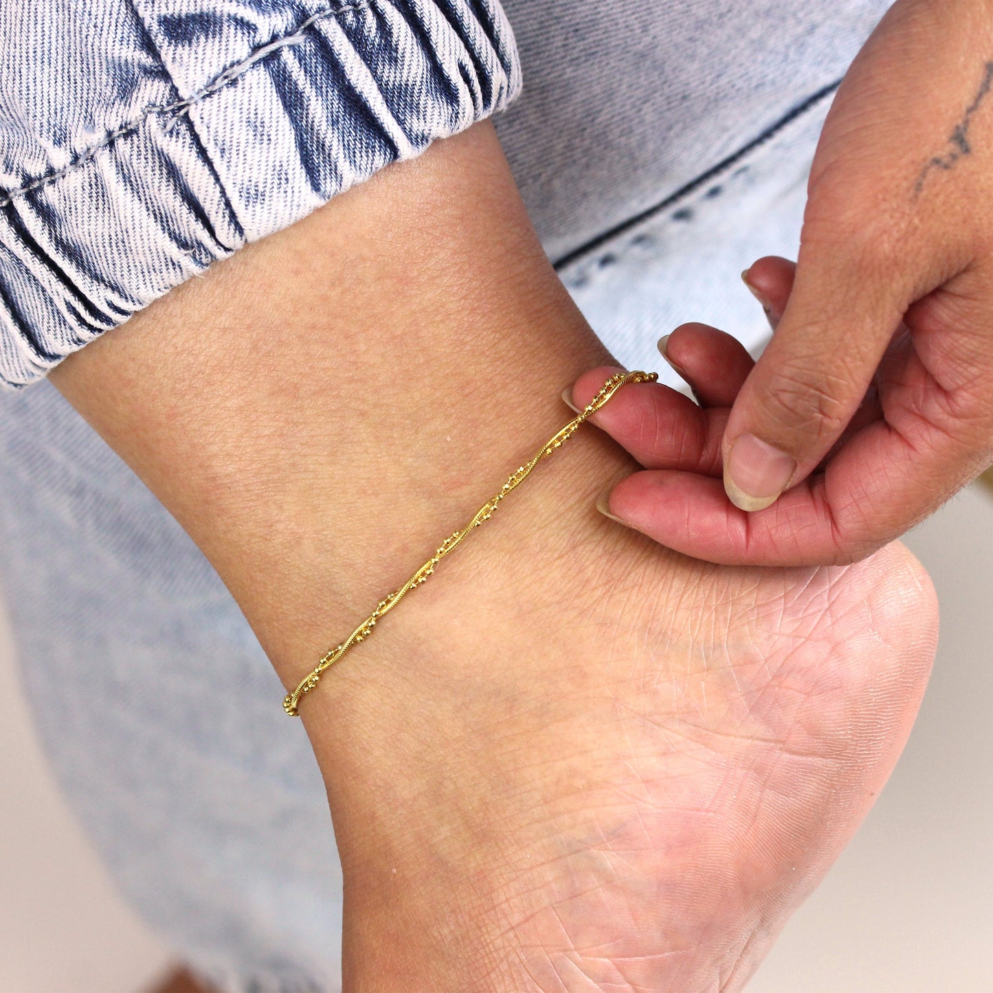 Bracelet de cheville en argent sterling plaqué or avec chaîne torsadée serpent et perles