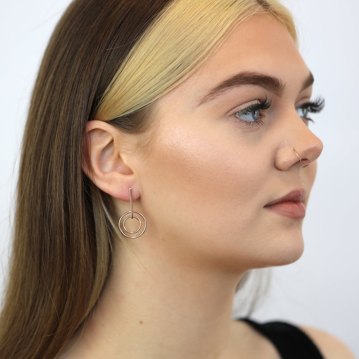 Boucles d'oreilles pendantes en argent sterling plaqué or rose avec barre et cercles