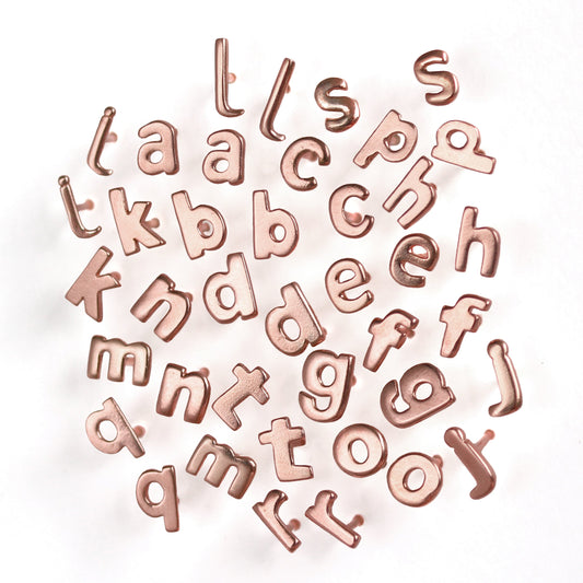 Boucles d'oreilles à tige en argent sterling plaqué or rose avec lettres de l'alphabet (A à T)