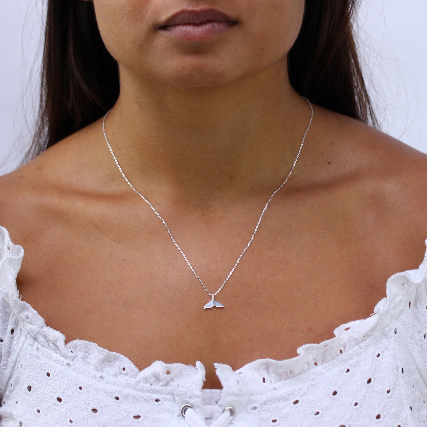 Collier queue de baleine en argent sterling et nacre, 45 cm