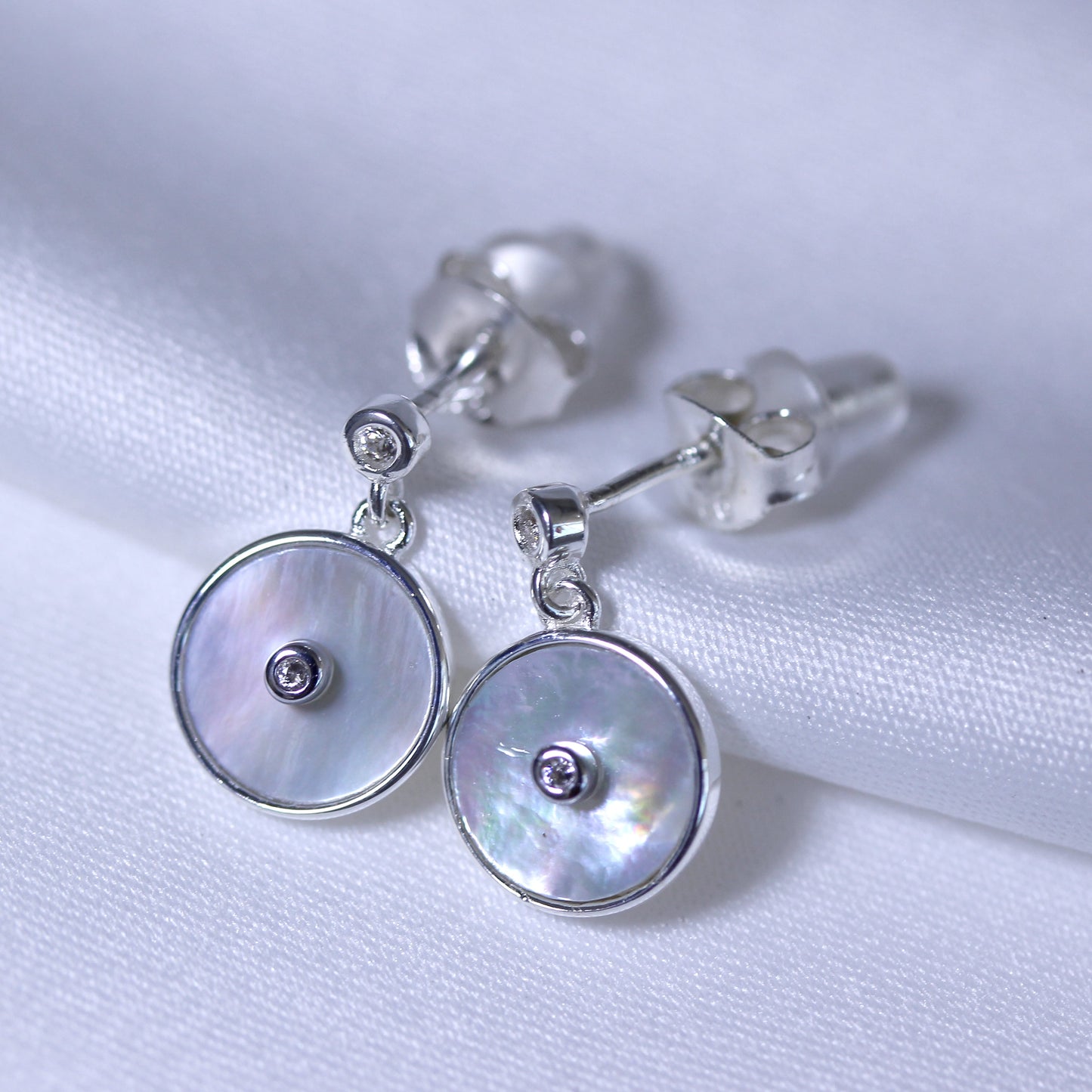 Boucles d'oreilles pendantes rondes en argent sterling, nacre et zircone cubique