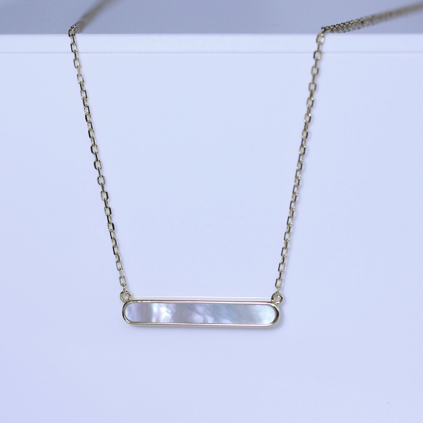 Collier en argent sterling plaqué or avec barre en nacre 18"