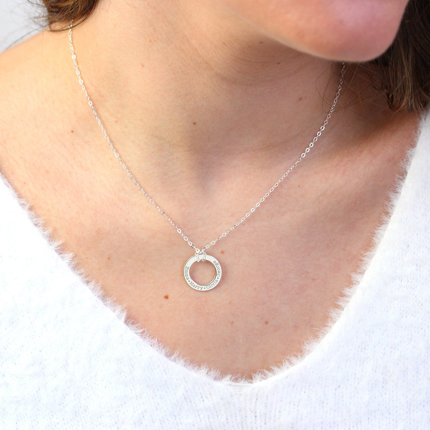 Collier cercle personnalisé en argent sterling avec nom