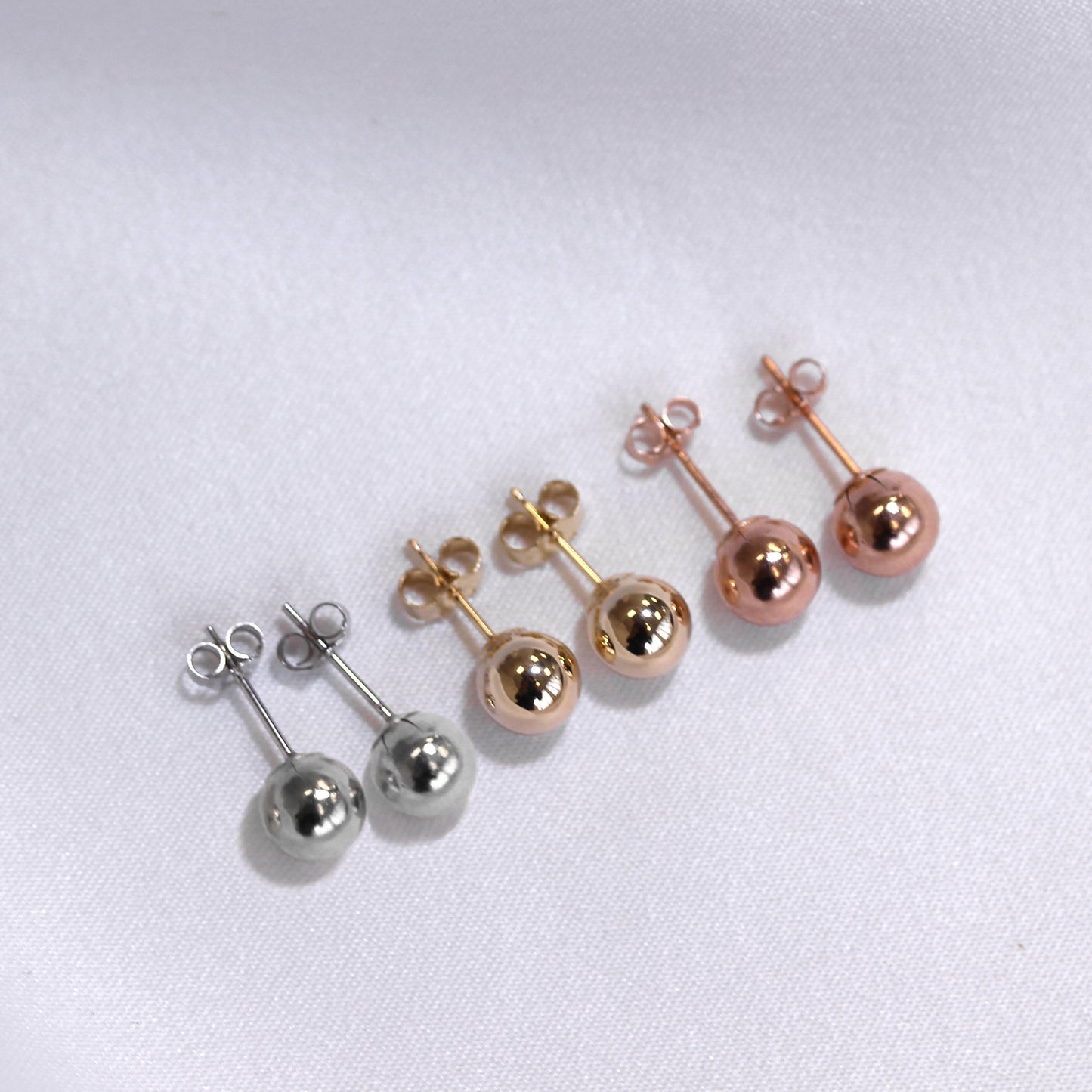 Ensemble de boucles d'oreilles à tige triples mixtes en or jaune, rose et blanc 9 carats, 6 mm