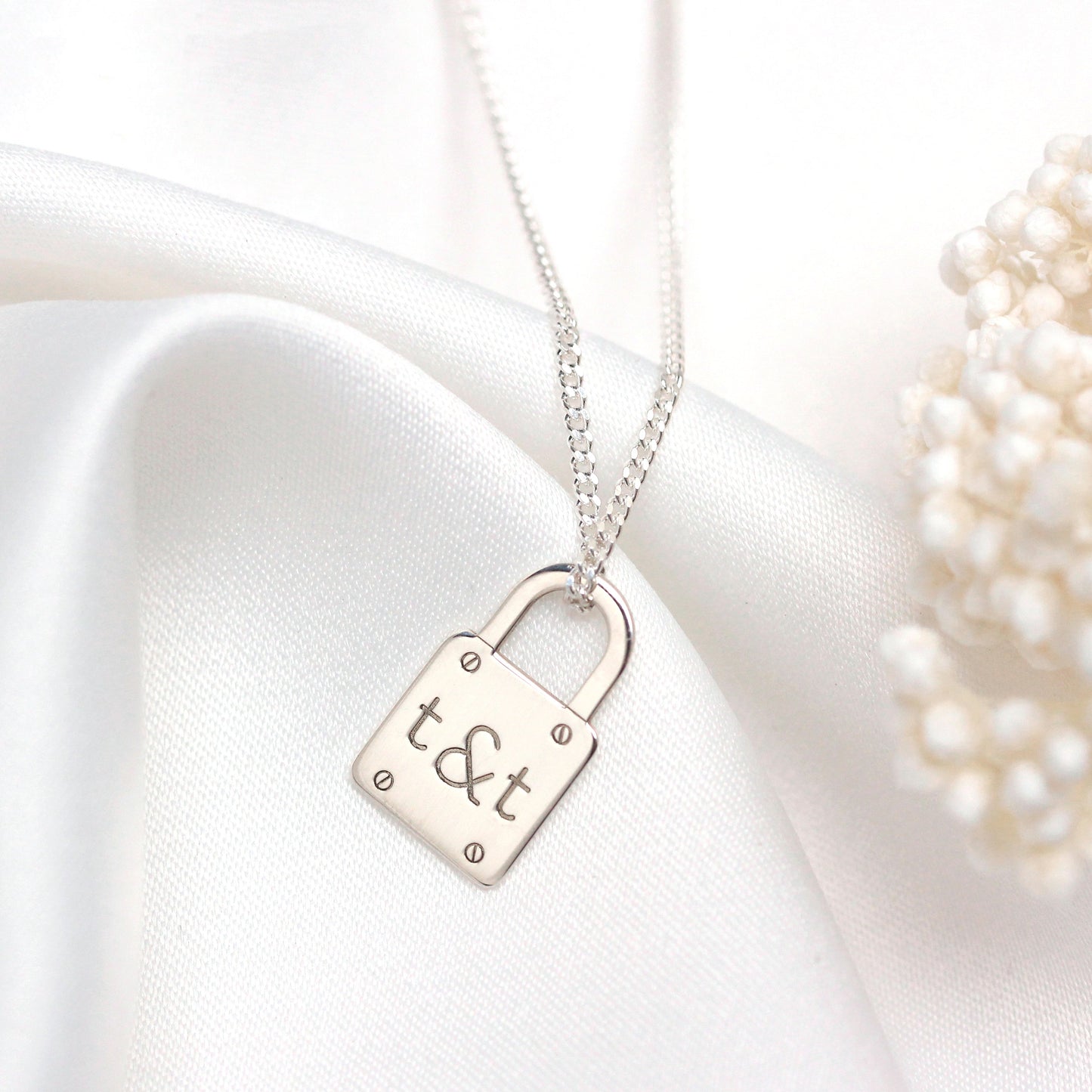 Collier cadenas sur mesure en argent sterling avec initiales, 40 à 71 cm