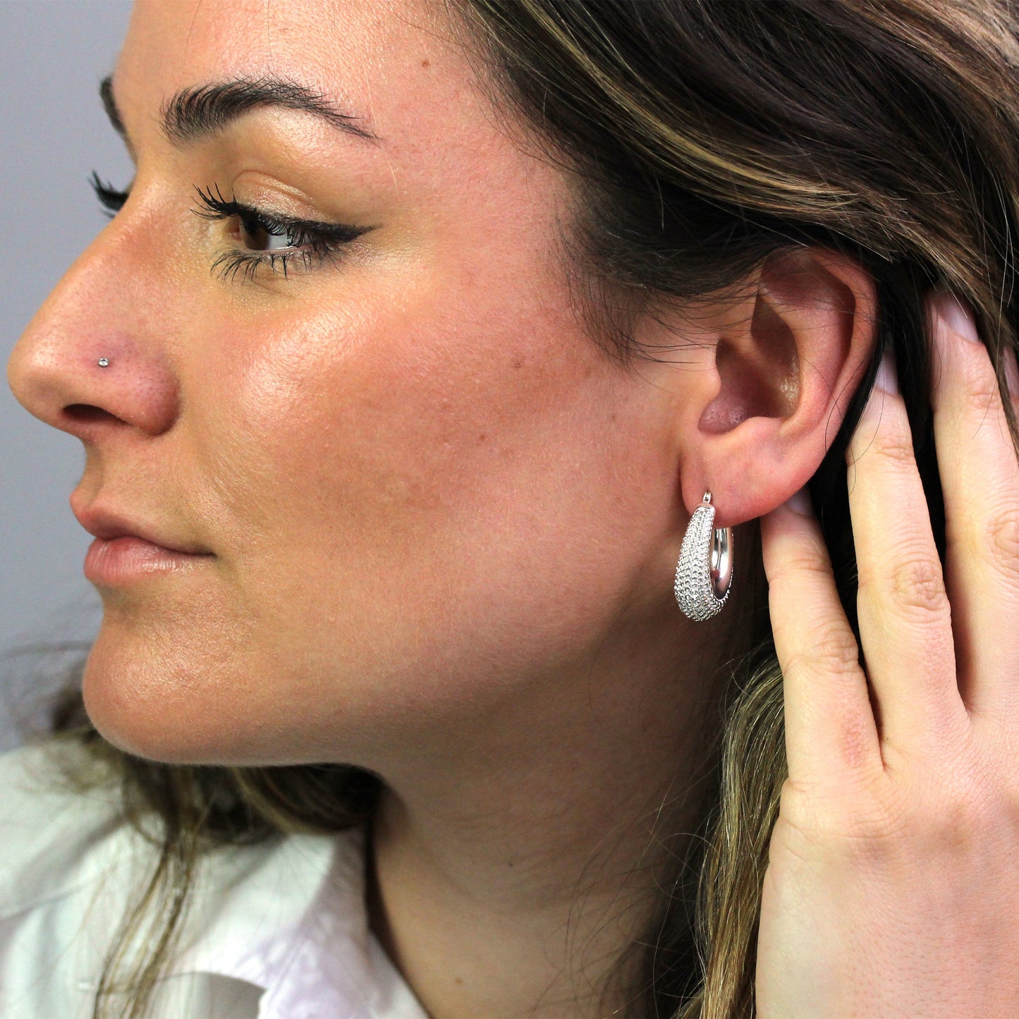 Boucles d'oreilles créoles ovales épaisses en argent sterling avec perles creuses