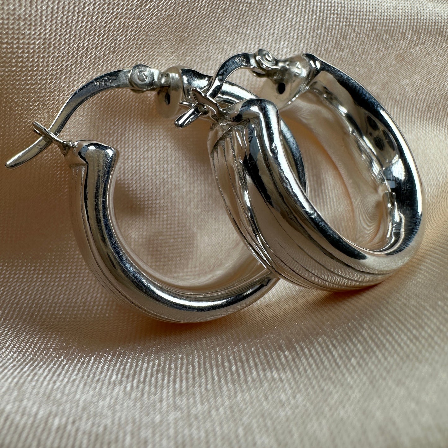 Boucles d'oreilles créoles épaisses en argent sterling de 20 mm avec doublure creuse