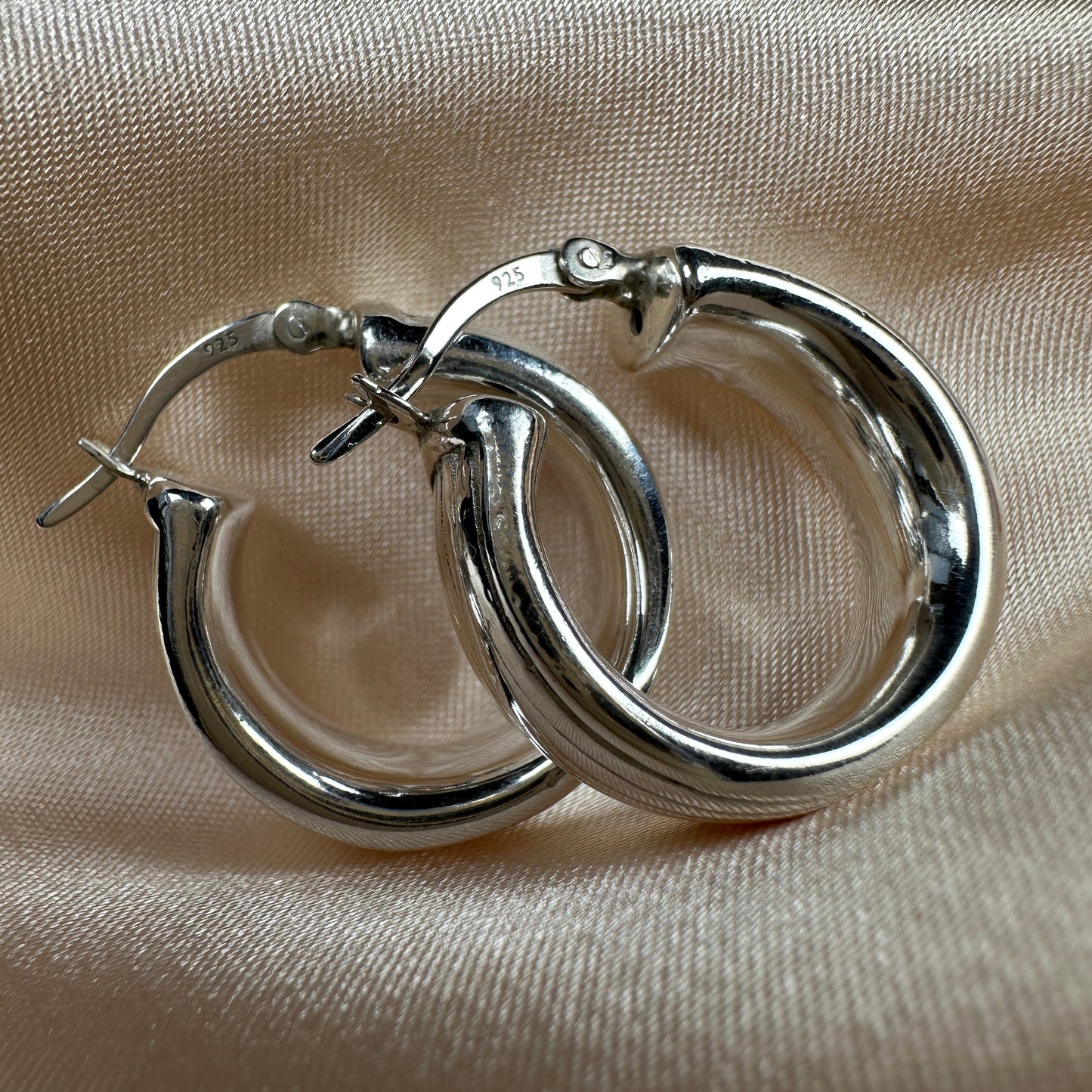 Boucles d'oreilles créoles épaisses en argent sterling de 20 mm avec doublure creuse