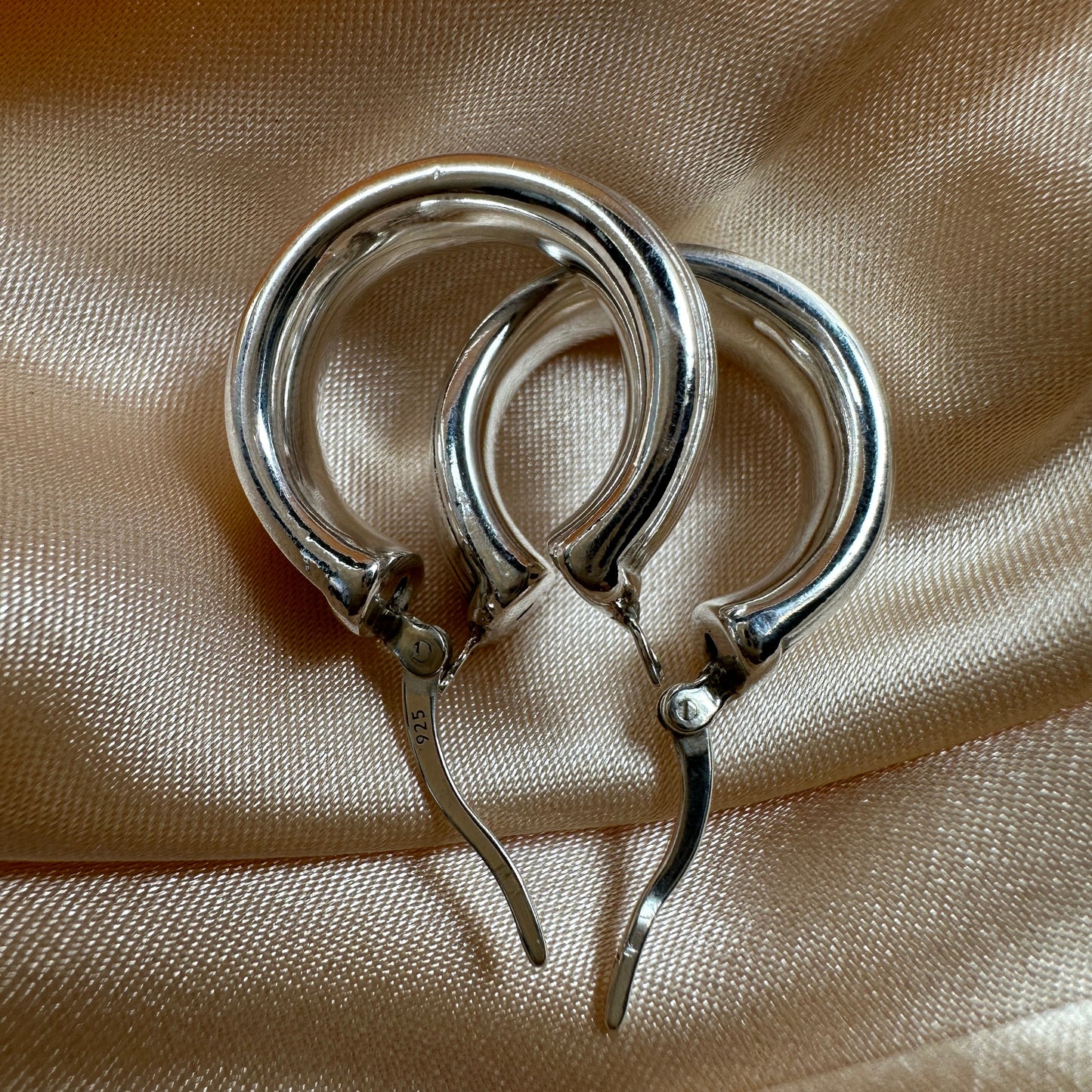 Boucles d'oreilles créoles épaisses en argent sterling de 20 mm avec doublure creuse