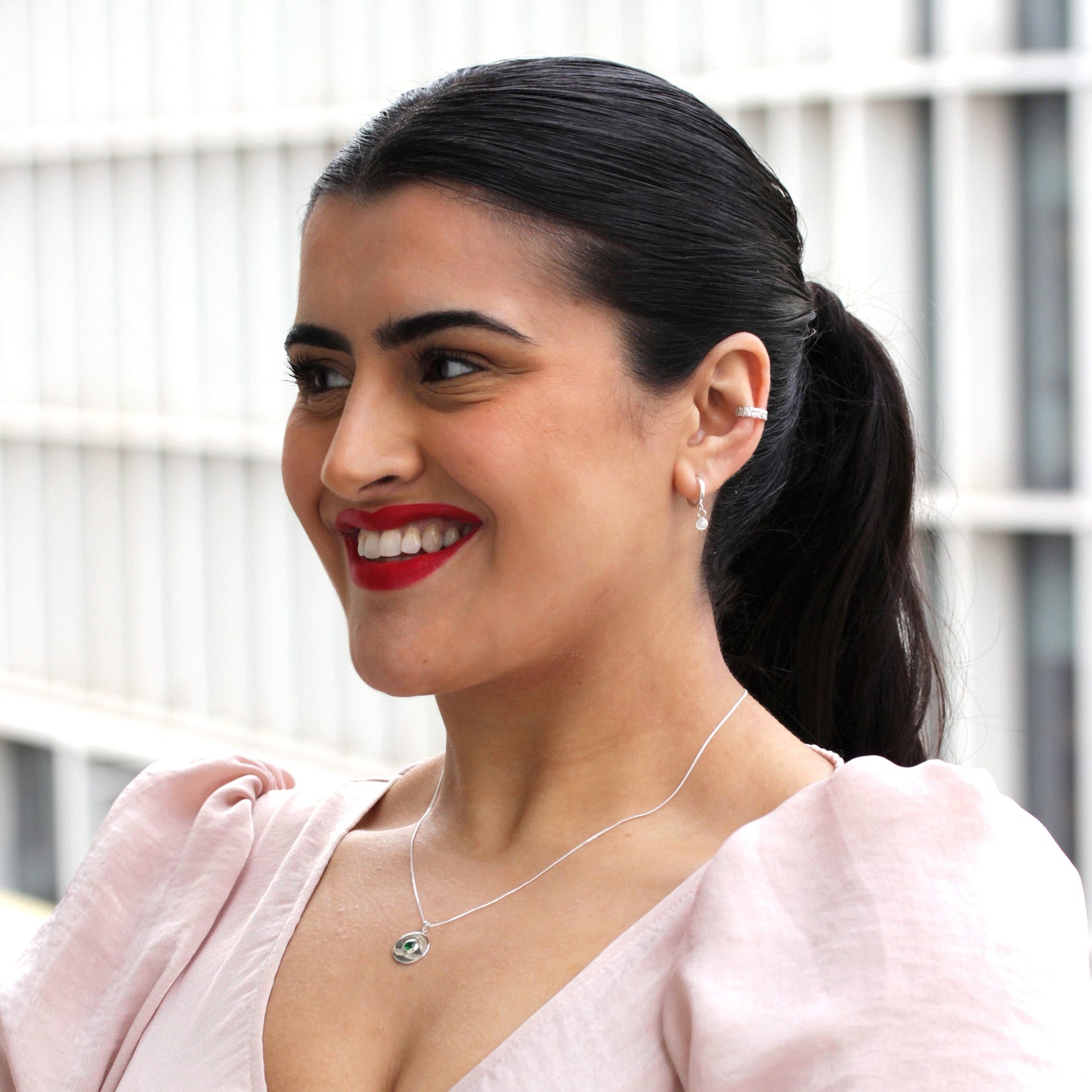 Manchette d'oreille martelée en argent sterling avec double zircone cubique de 2 mm