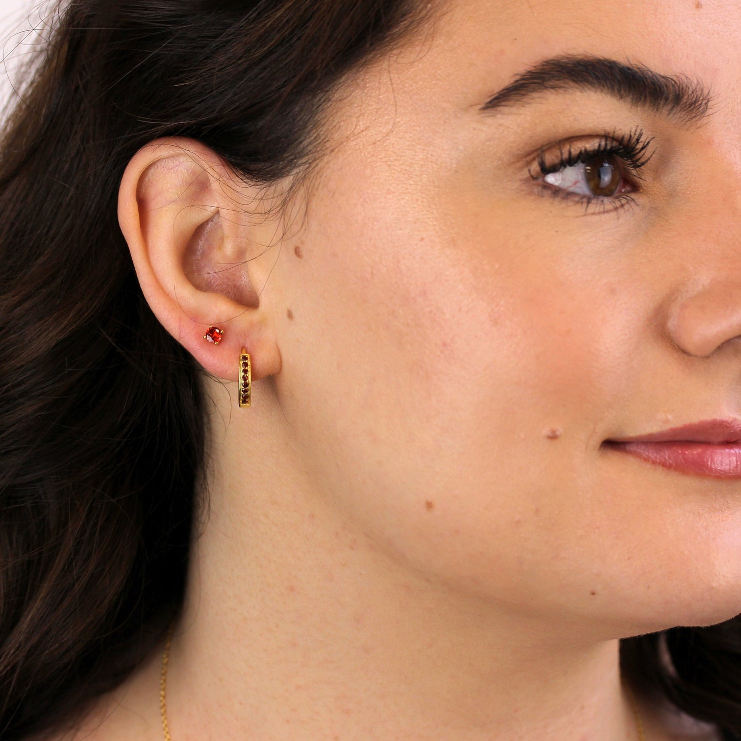 Boucles d'oreilles créoles en argent sterling plaqué or avec grenat et zircone cubique de 15 mm