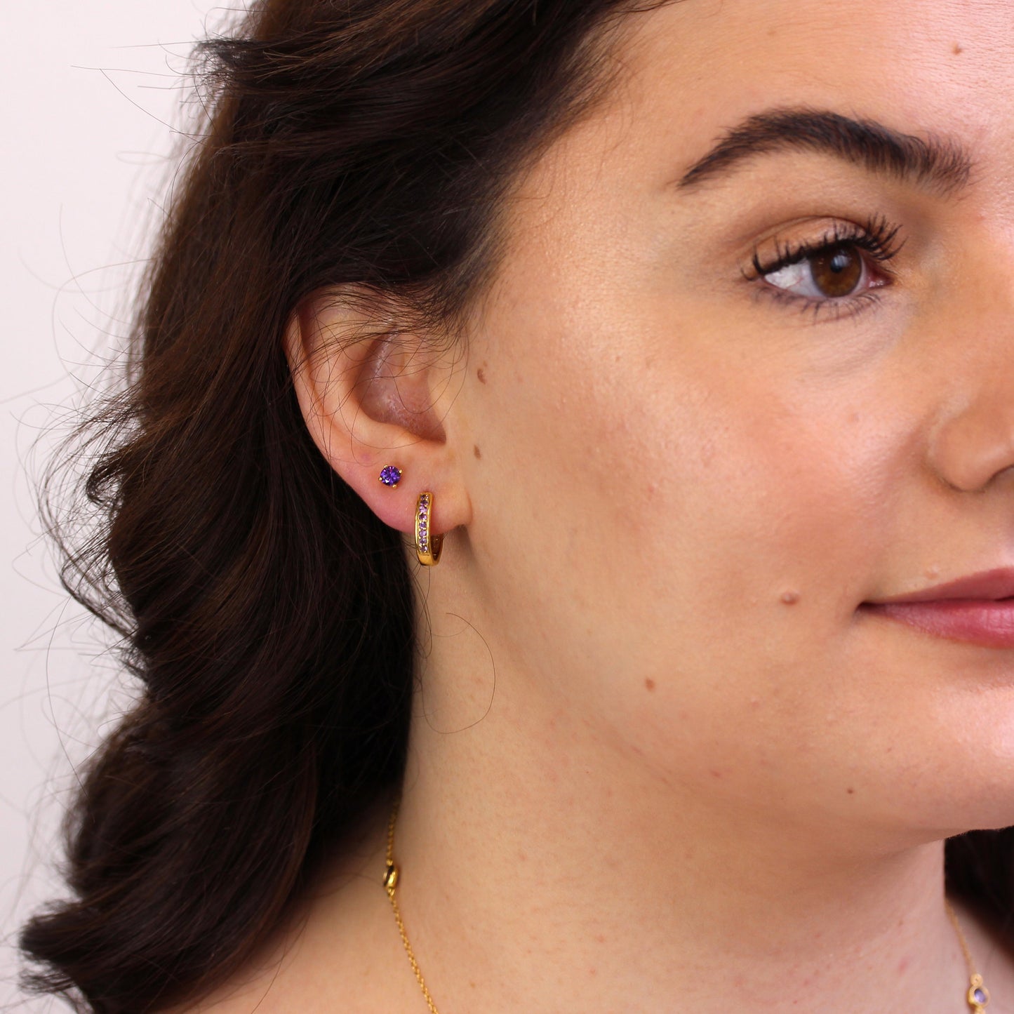Boucles d'oreilles créoles en argent sterling plaqué or avec améthyste et zircone cubique de 15 mm