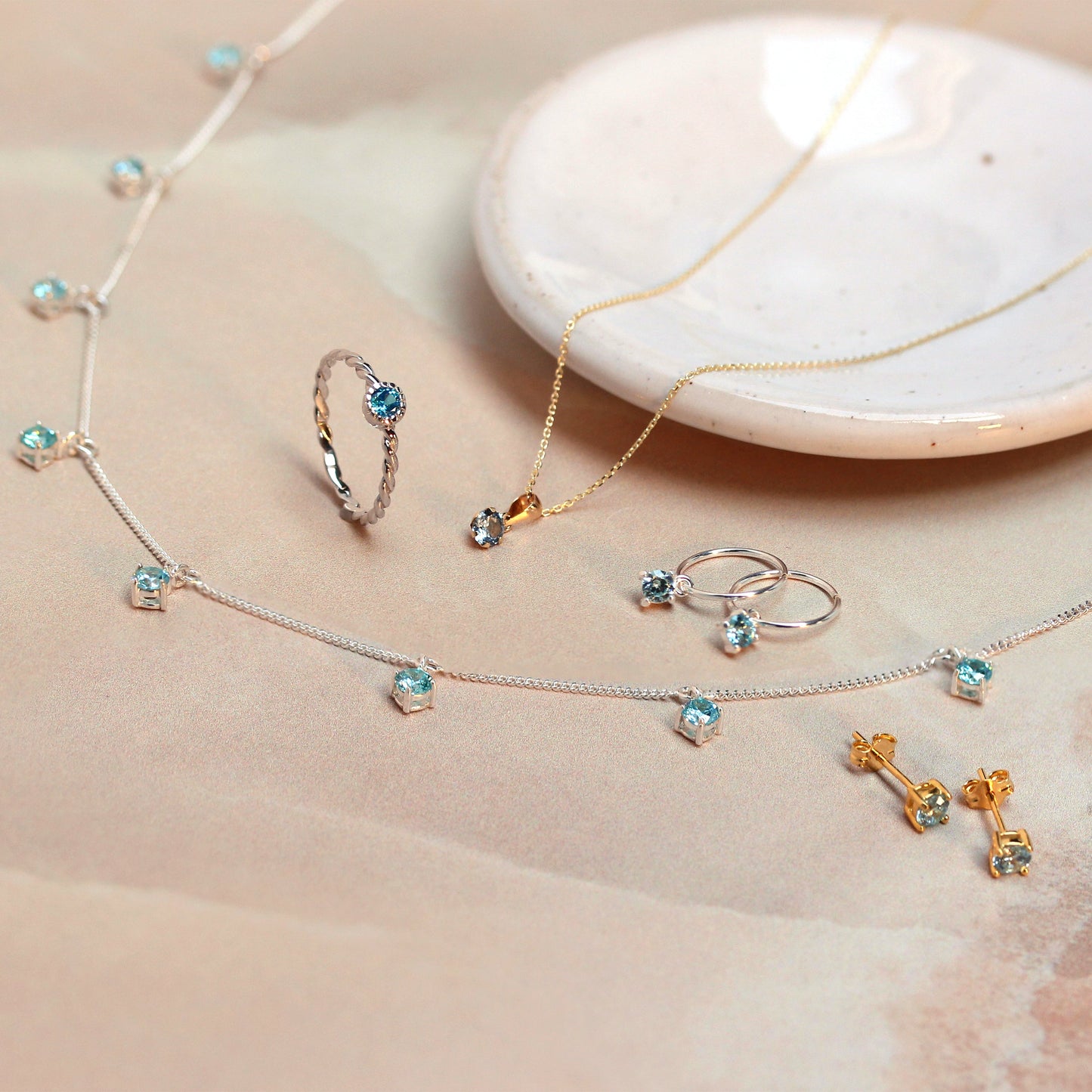 Collier en or 9 carats avec aigue-marine ronde de 5 mm et zircone cubique, 40 à 50 cm