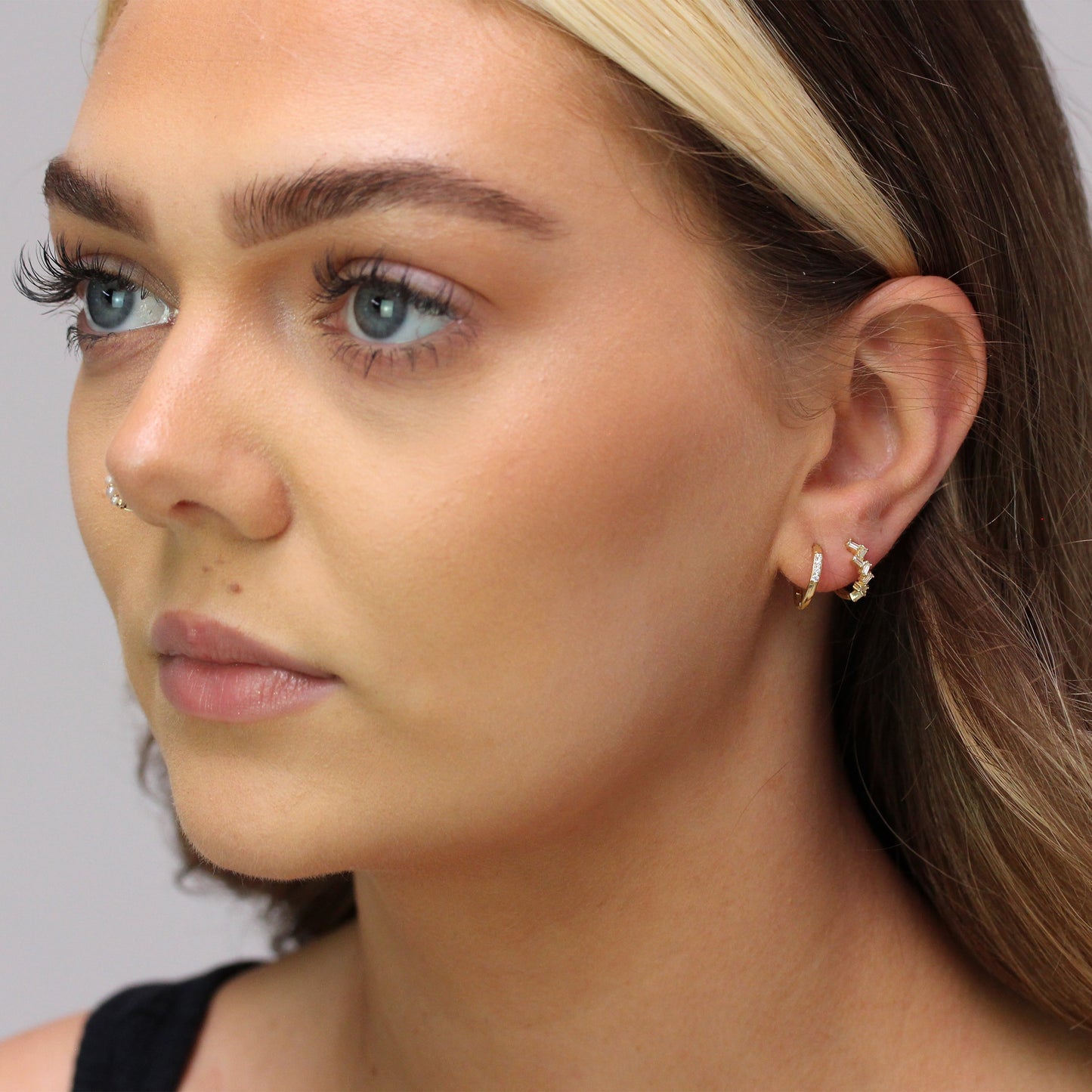Boucles d'oreilles créoles en or 9 carats avec 4 zircones cubiques ronds de 12 mm