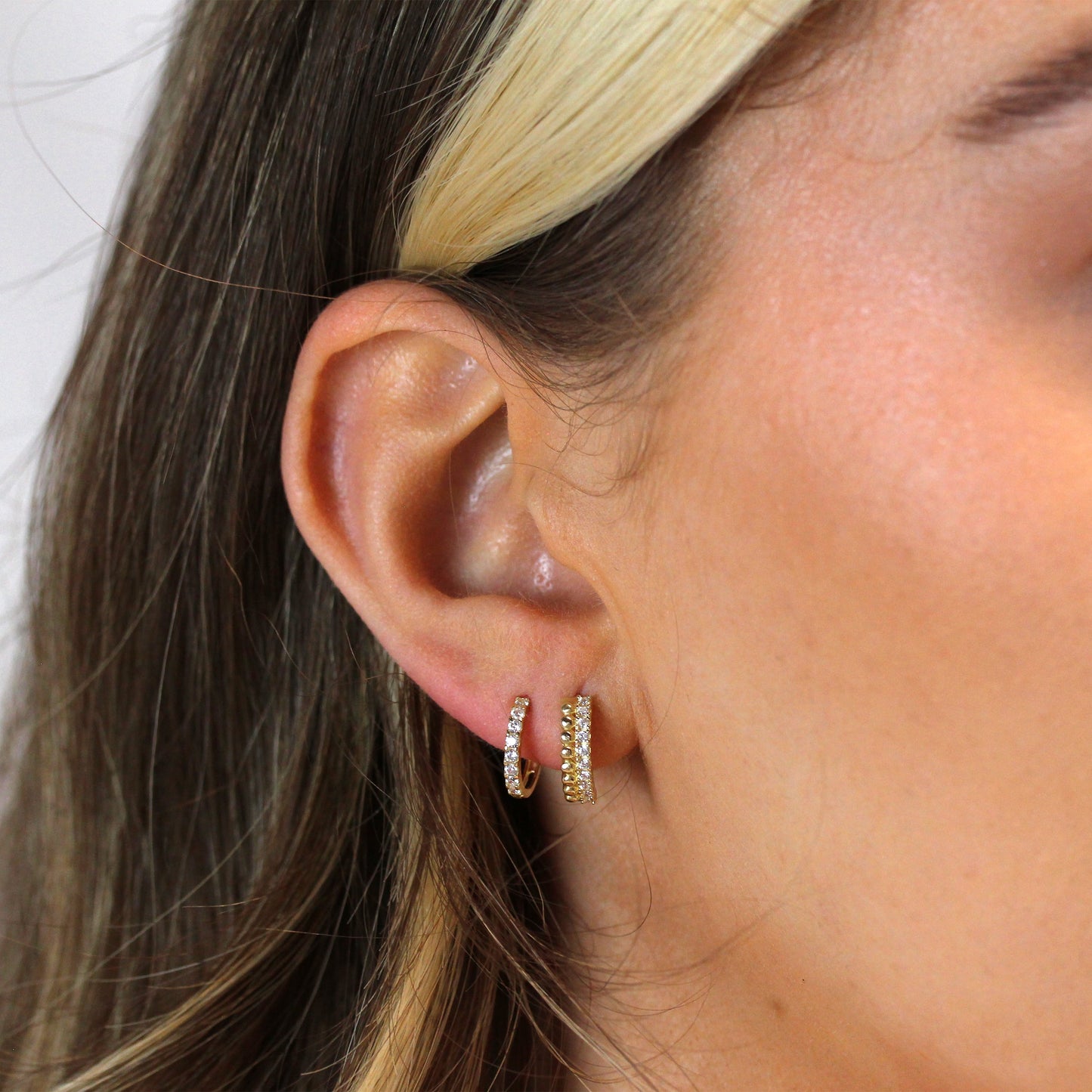 Boucles d'oreilles créoles en or 9 carats avec perles et pavé de zircones cubiques de 13 mm
