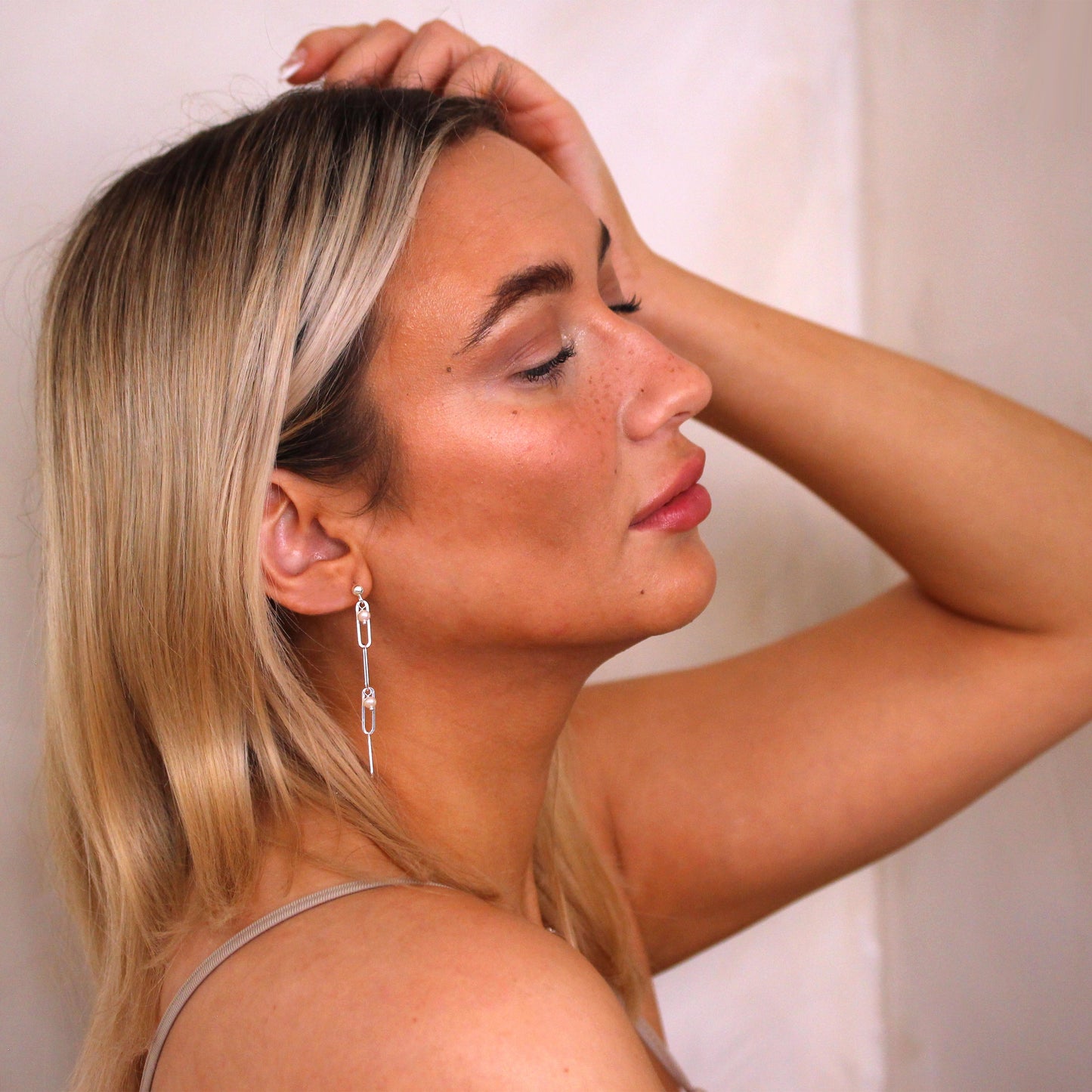 Boucles d'oreilles à tige en argent sterling avec perles d'eau douce