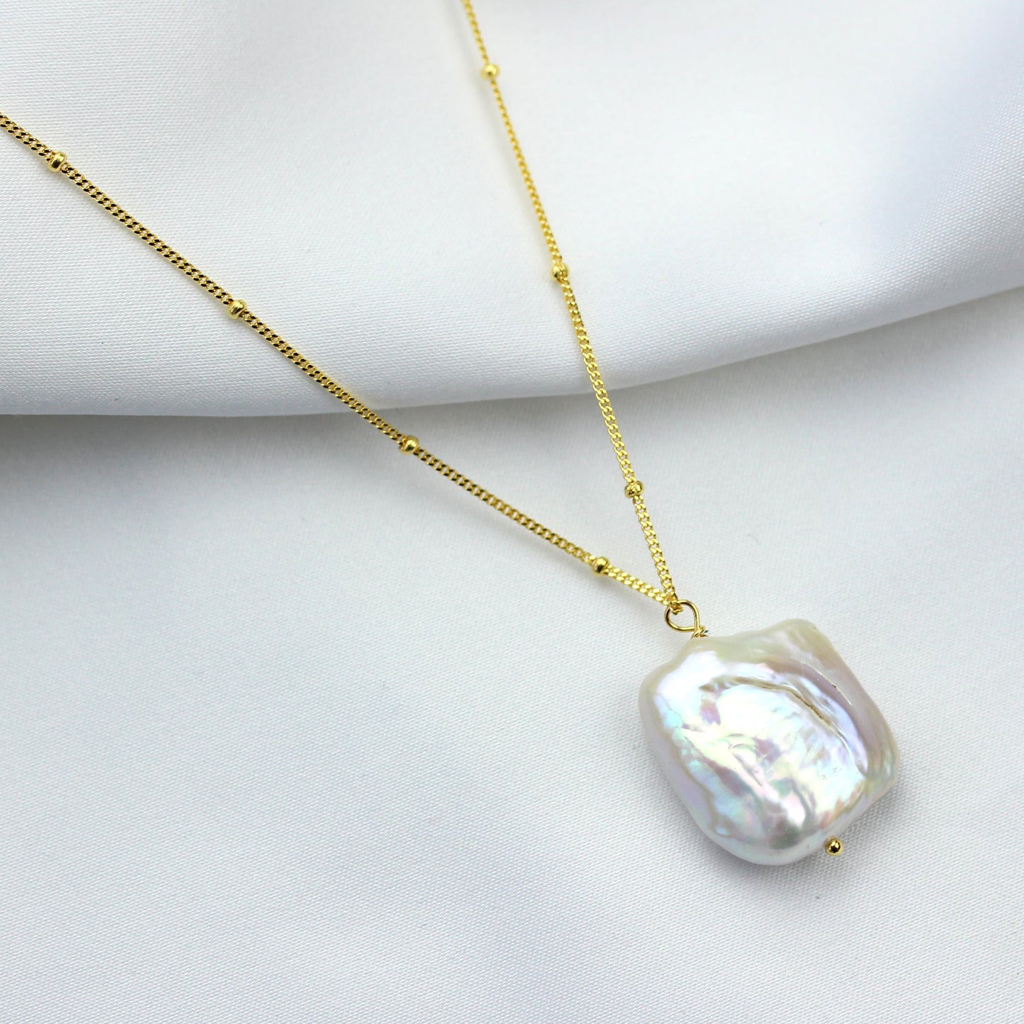 Collier de perles d'eau douce baroques en argent sterling plaqué or de 45 cm