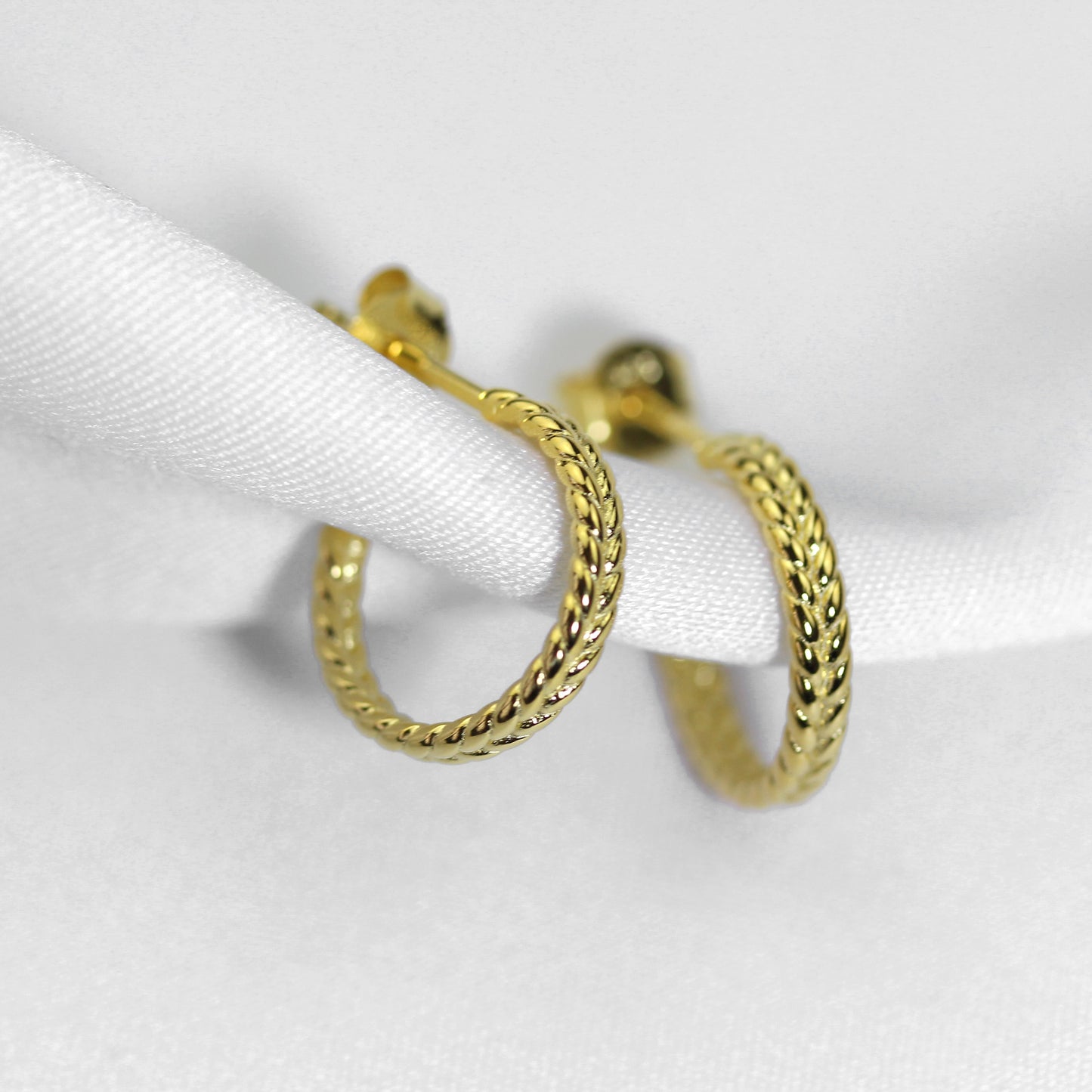 Boucles d'oreilles créoles ouvertes torsadées en argent sterling plaqué or de 14 mm