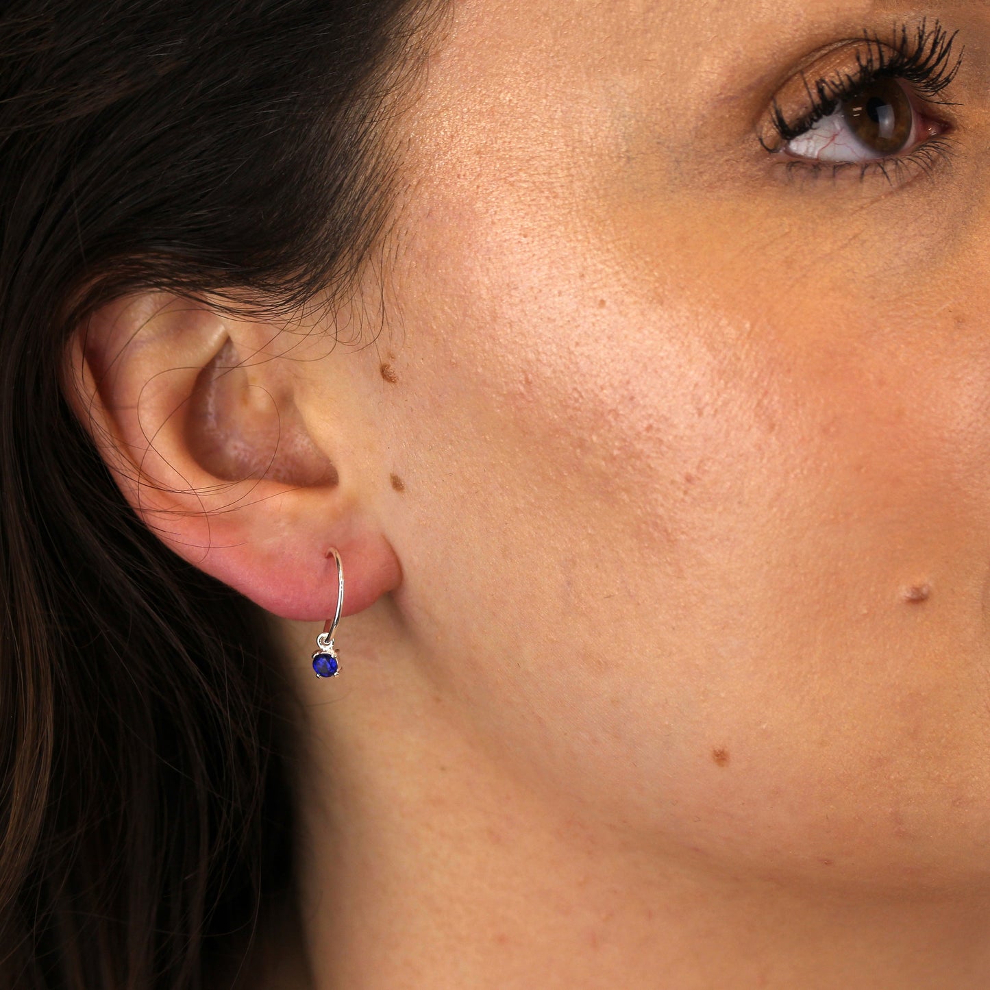 Boucles d'oreilles créoles en argent sterling avec saphir et zircone cubique de 12 mm