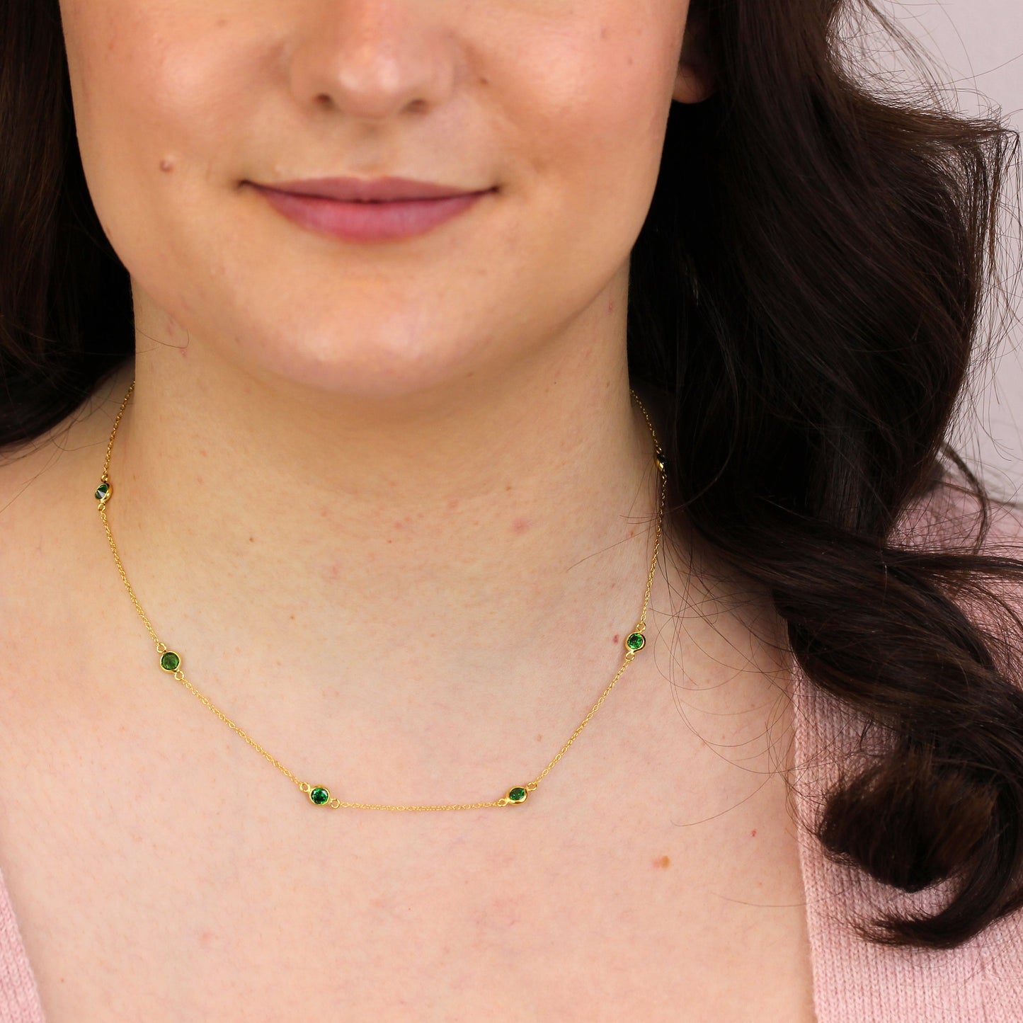 Collier en argent sterling plaqué or avec émeraude et zircone cubique, pierre de naissance du mois de mai