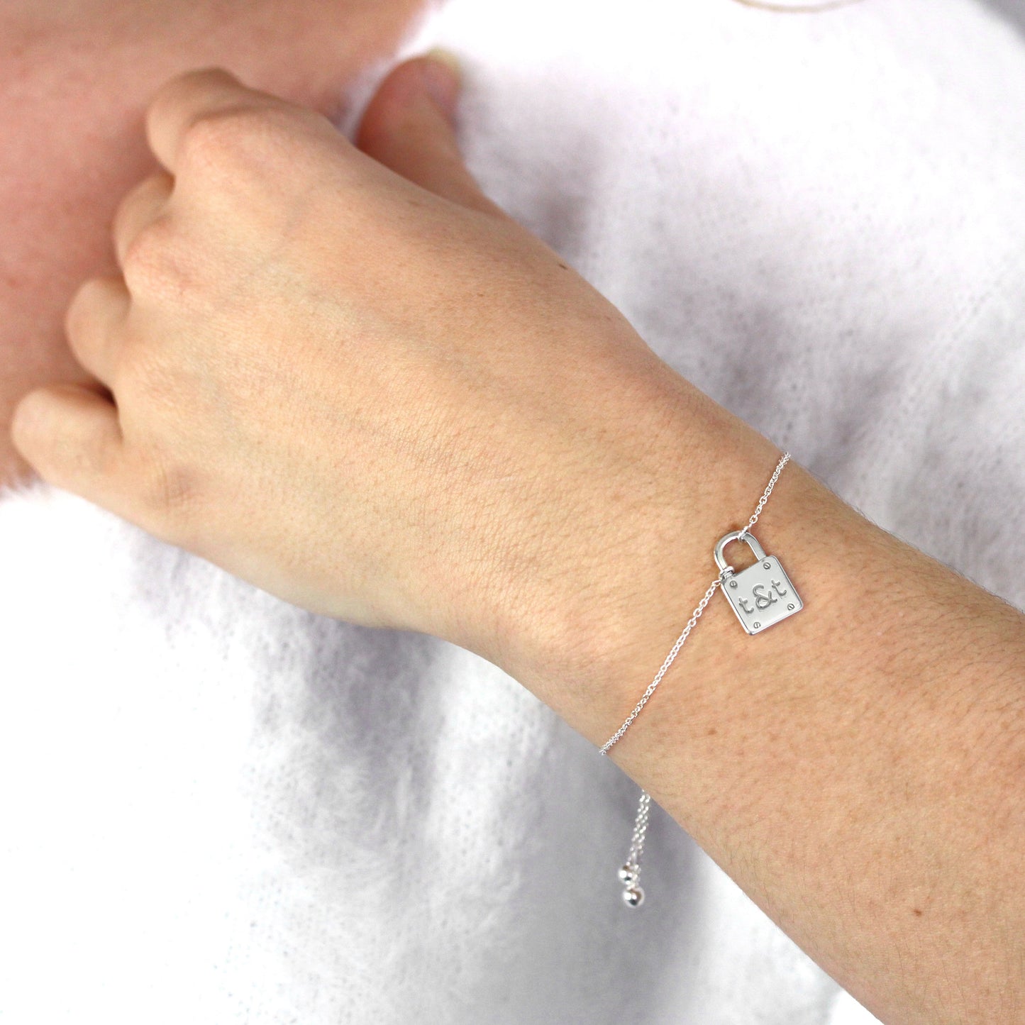 Bracelet sur mesure en argent sterling avec initiales et cadenas
