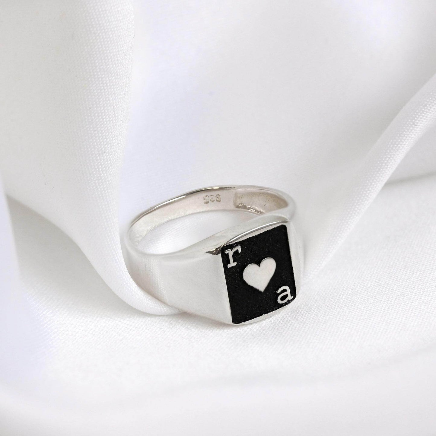 Chevalière personnalisée en argent sterling avec initiales en forme de carte à jouer