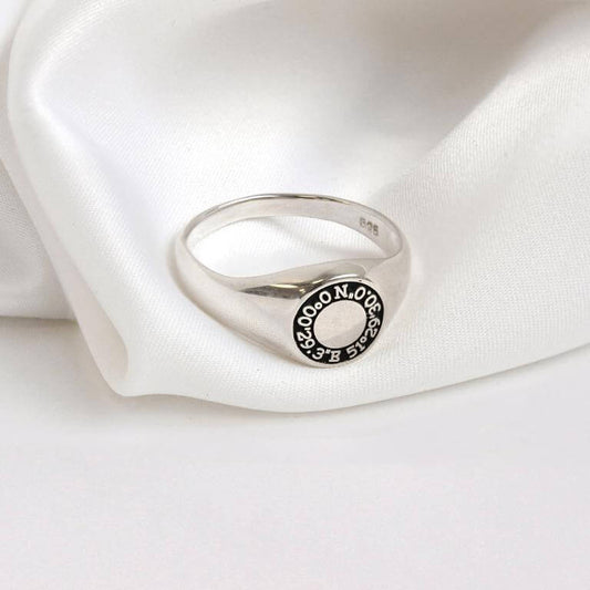 Chevalière personnalisée en argent sterling avec cercle coordonné