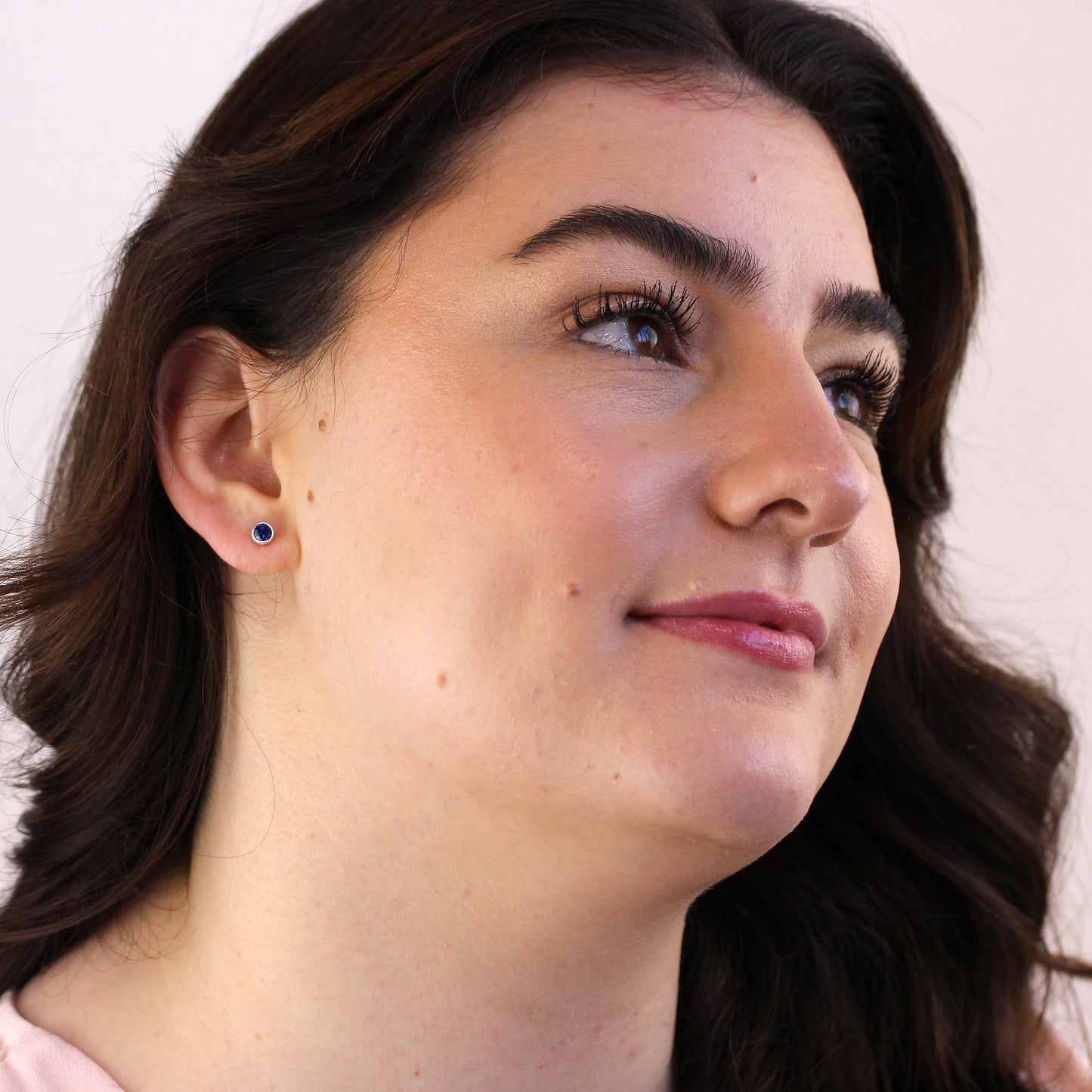 Boucles d'oreilles à tige en argent sterling avec saphir et zircone cubique de 4 mm
