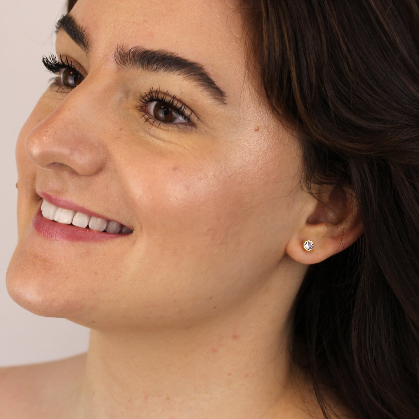 Boucles d'oreilles à tige en argent sterling plaqué or avec alexandrite CZ June 4 mm