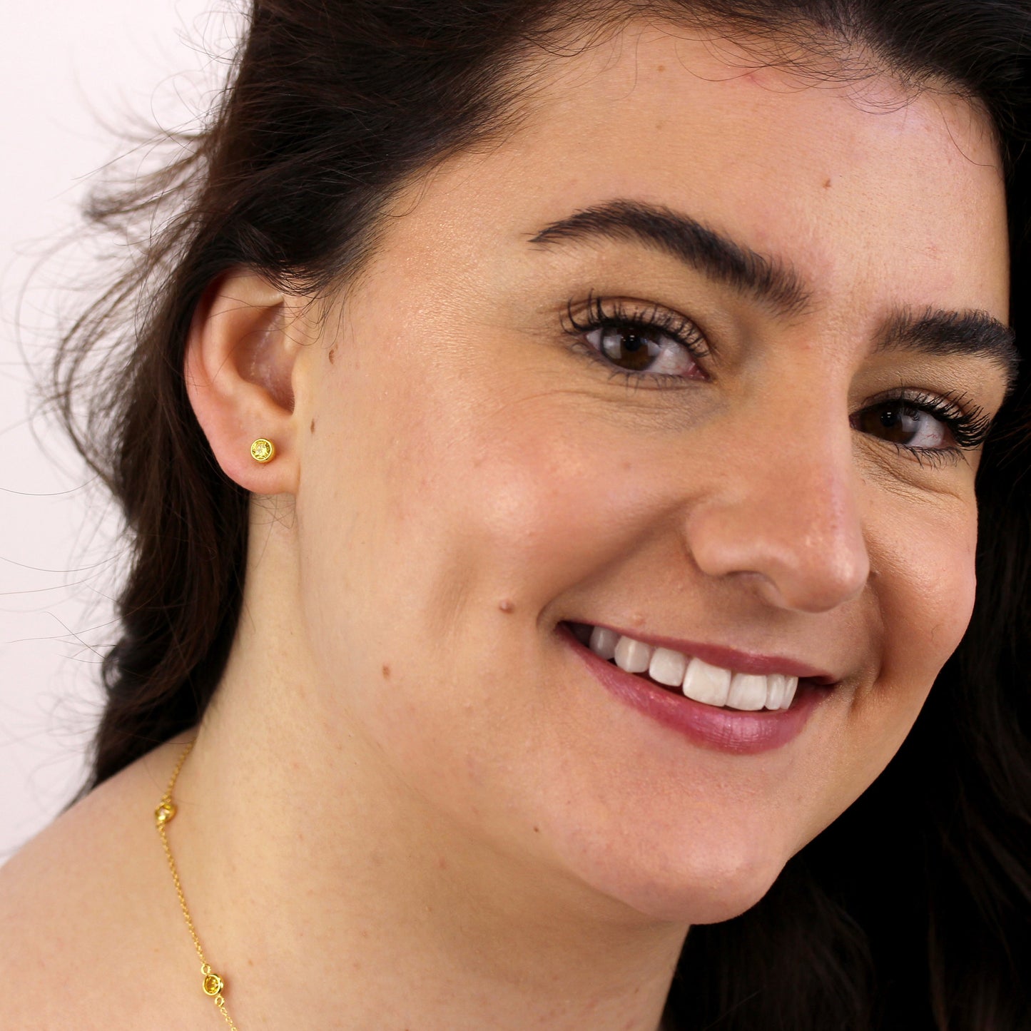 Boucles d'oreilles à tige en argent sterling plaqué or avec citrine et zircone cubique de 4 mm