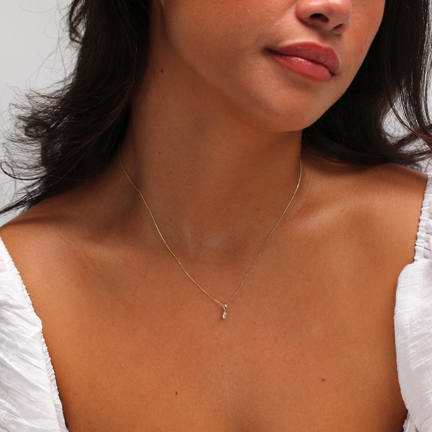 Collier en or 9 carats avec griffes rondes de 5 mm et zircones cubiques transparents, 40 à 50 cm