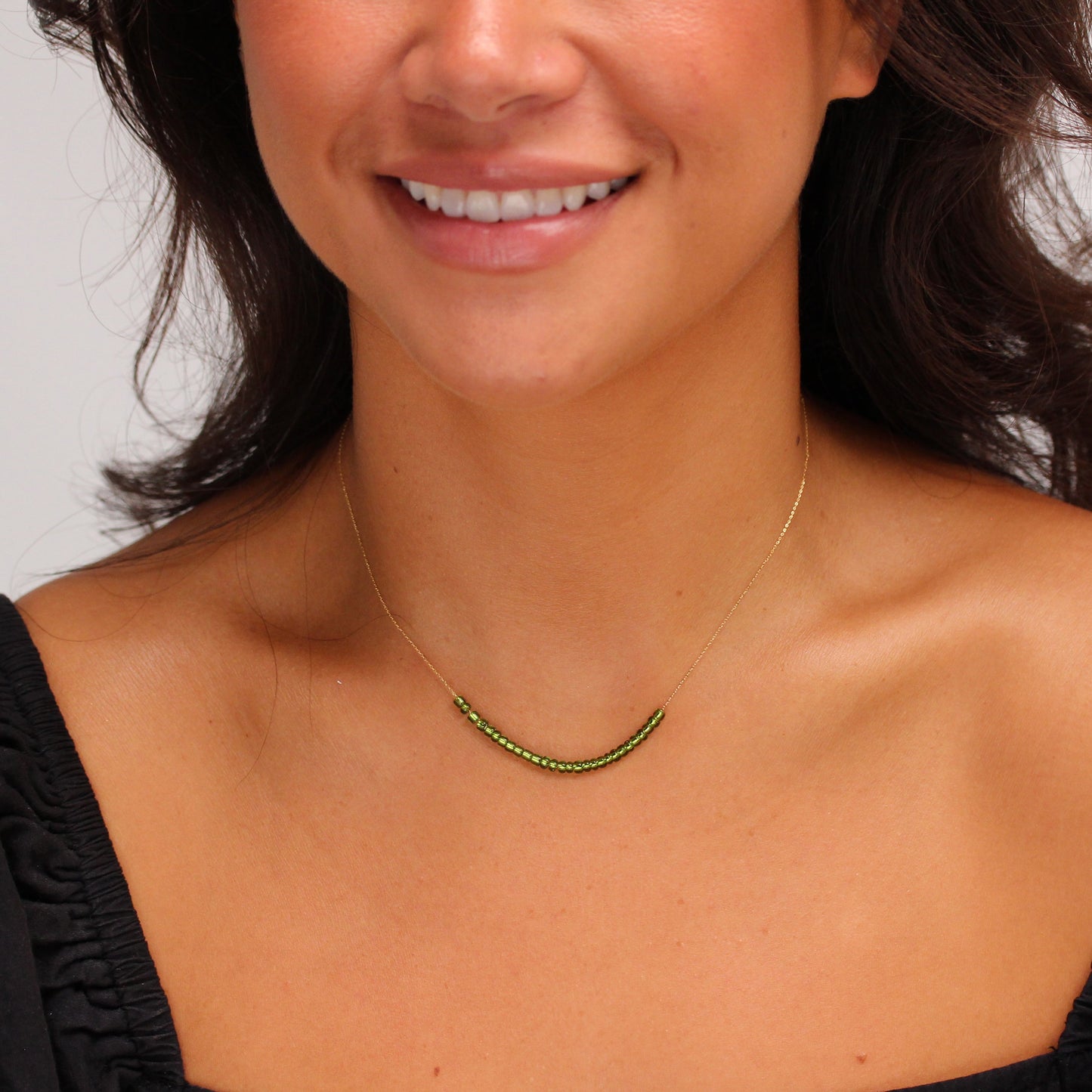 Collier en or 9 carats avec péridot et zircone cubique, pierre de naissance d'août