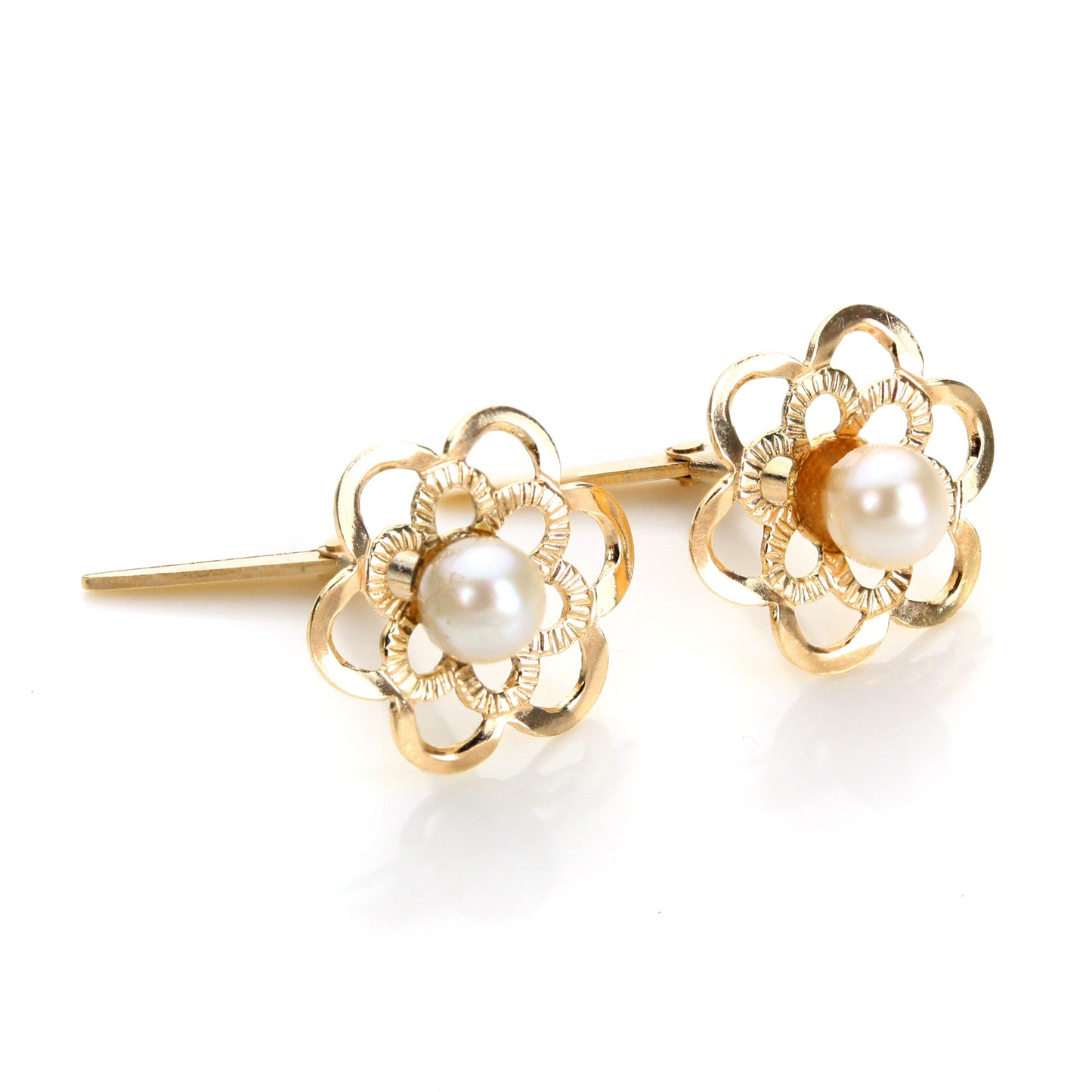 Boucles d'oreilles à tige en or jaune 9 carats avec perles et fleurs Andralok